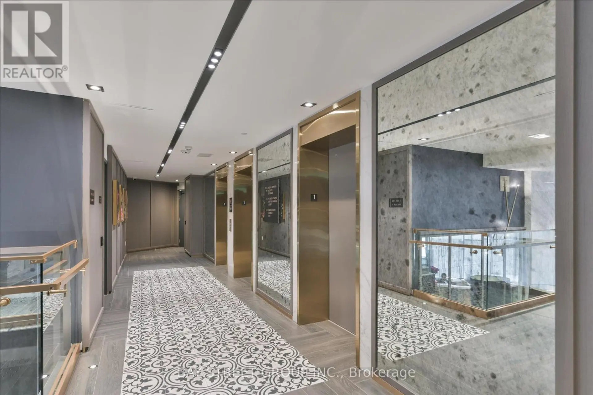 #130 395 DUNDAS STREET W - Image 3