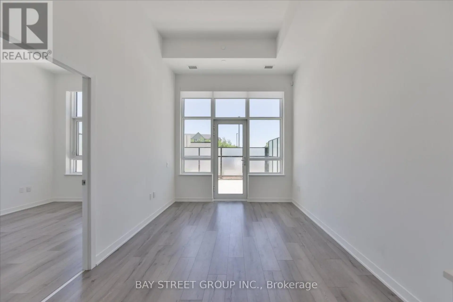 #130 395 DUNDAS STREET W - Image 5