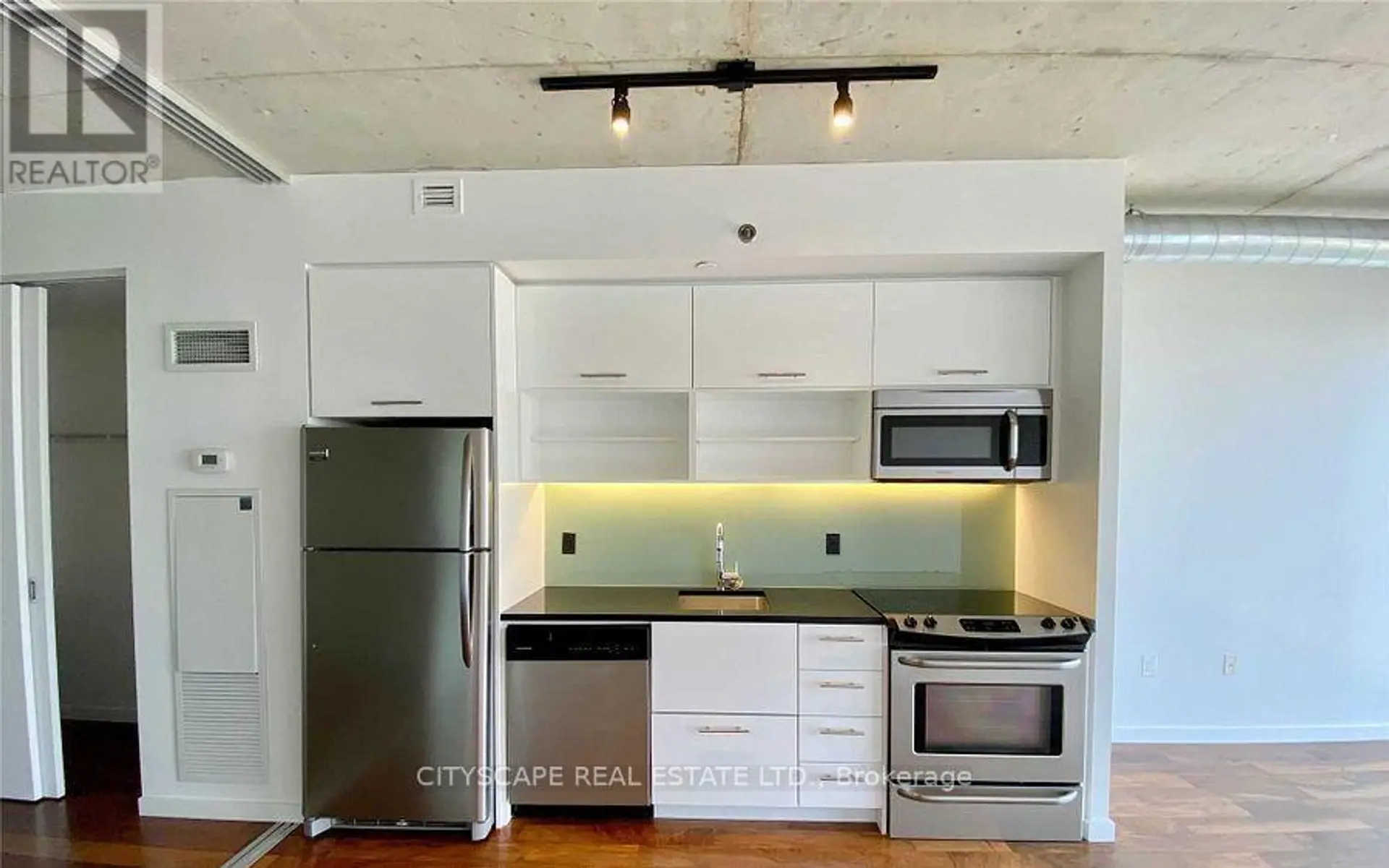 #1223 32 TROLLEY CRESCENT - Image 4