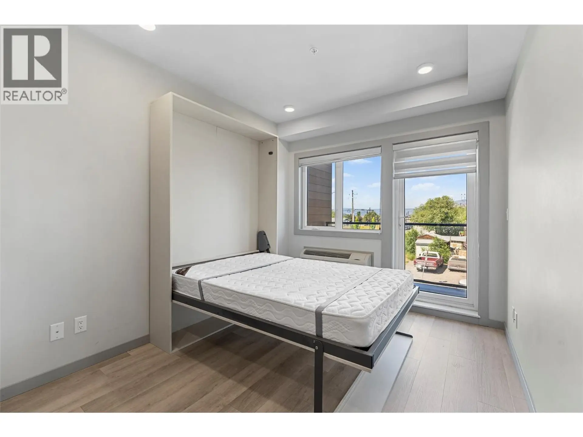 #201 345 dougall Road N - Image 11