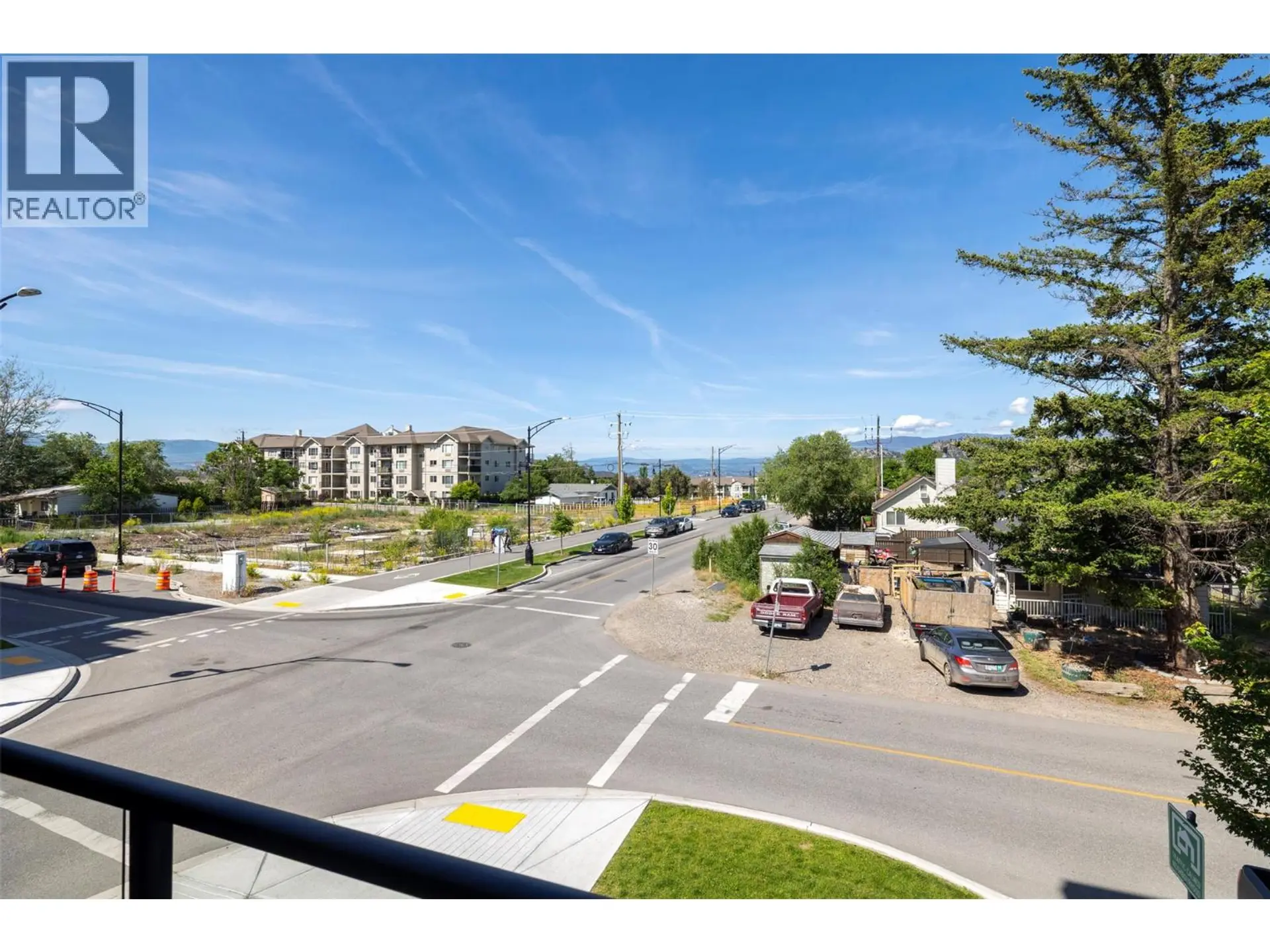 #201 345 dougall Road N - Image 14