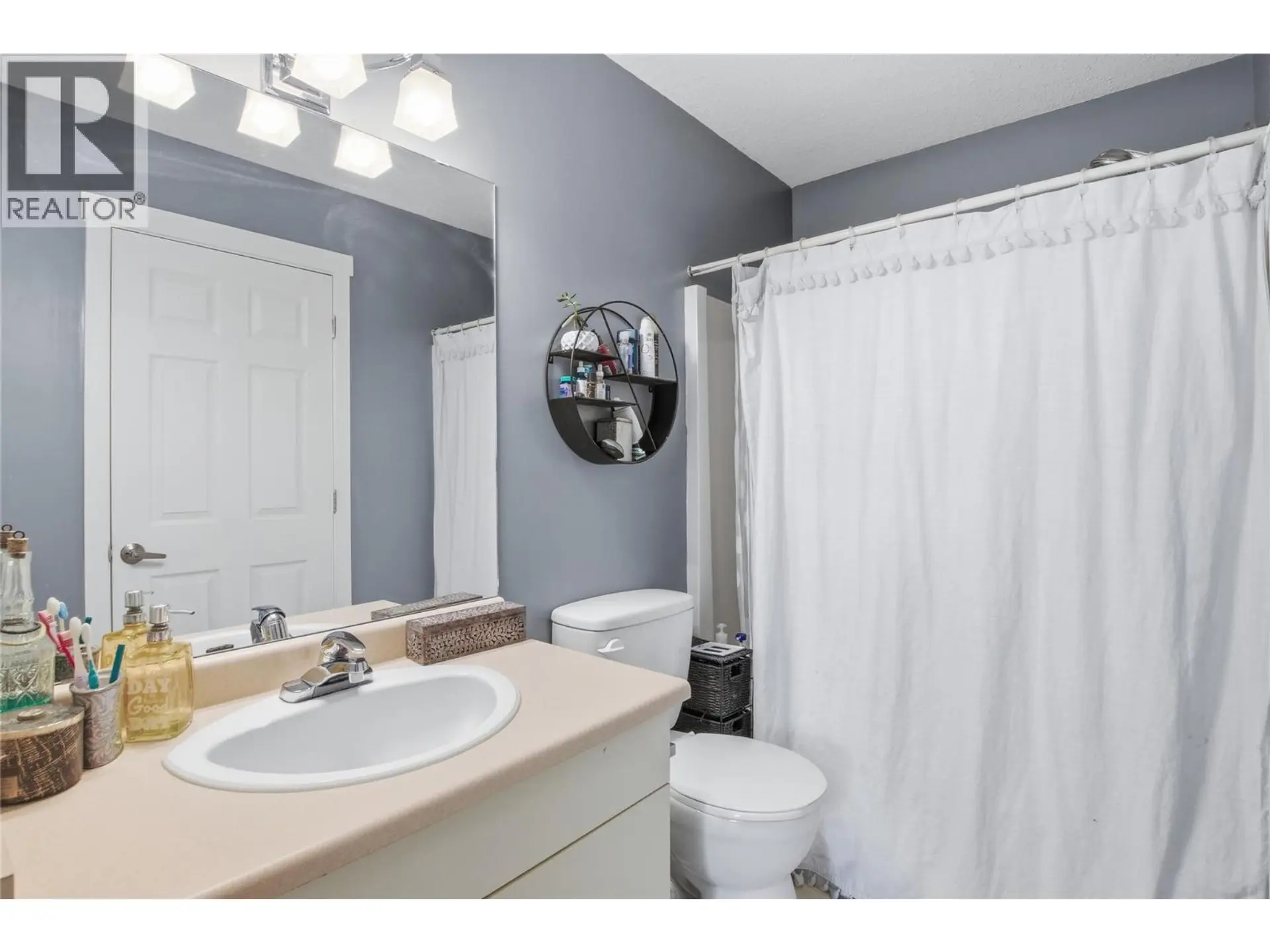 #52 2020 Robson Place - Image 11