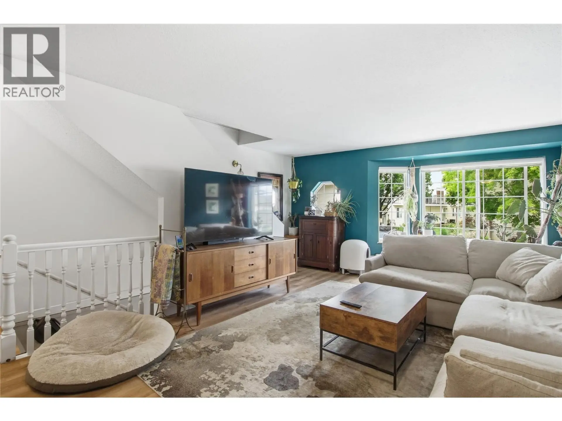 #52 2020 Robson Place - Image 3