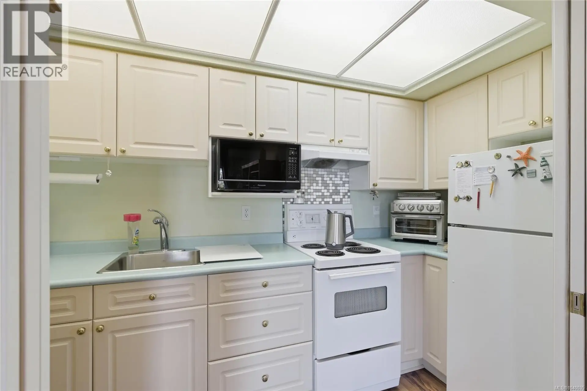 #602 265 Mills St - Image 6