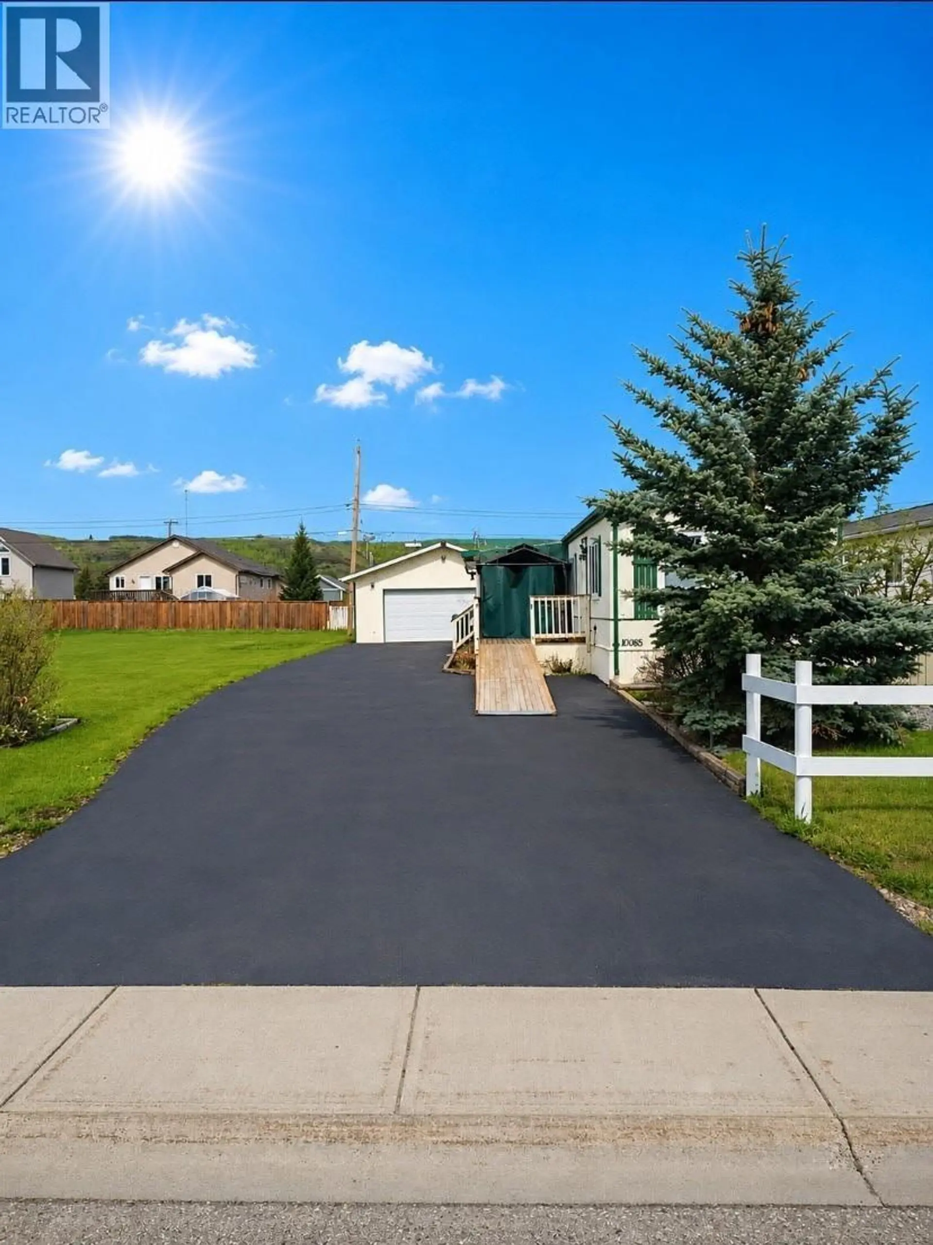 10085 98 STREET - Image 1