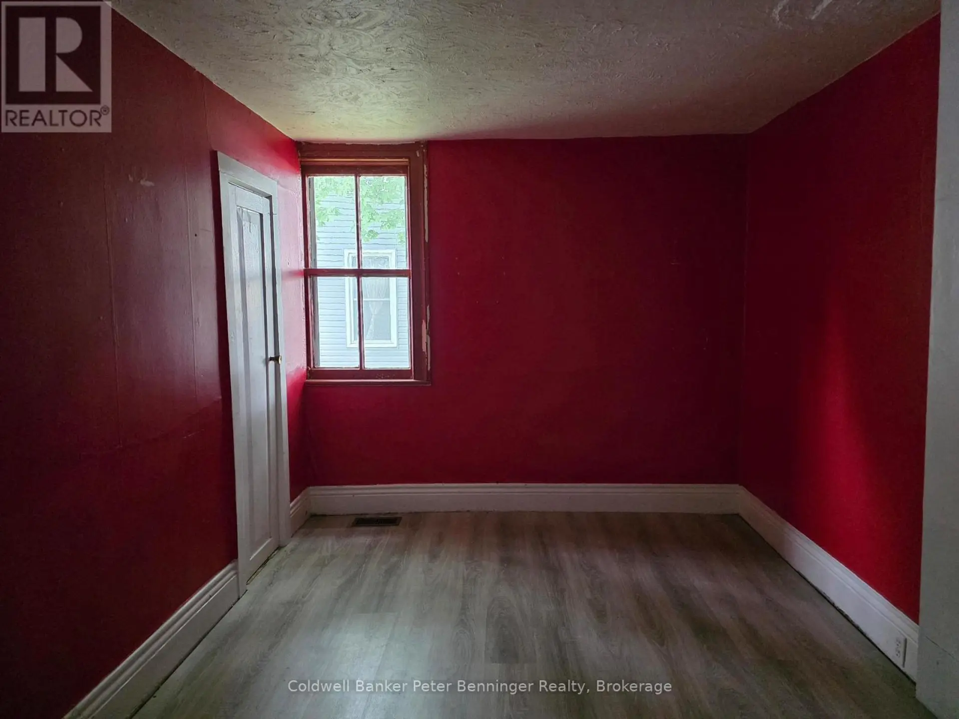 21 PETER STREET S - Image 11