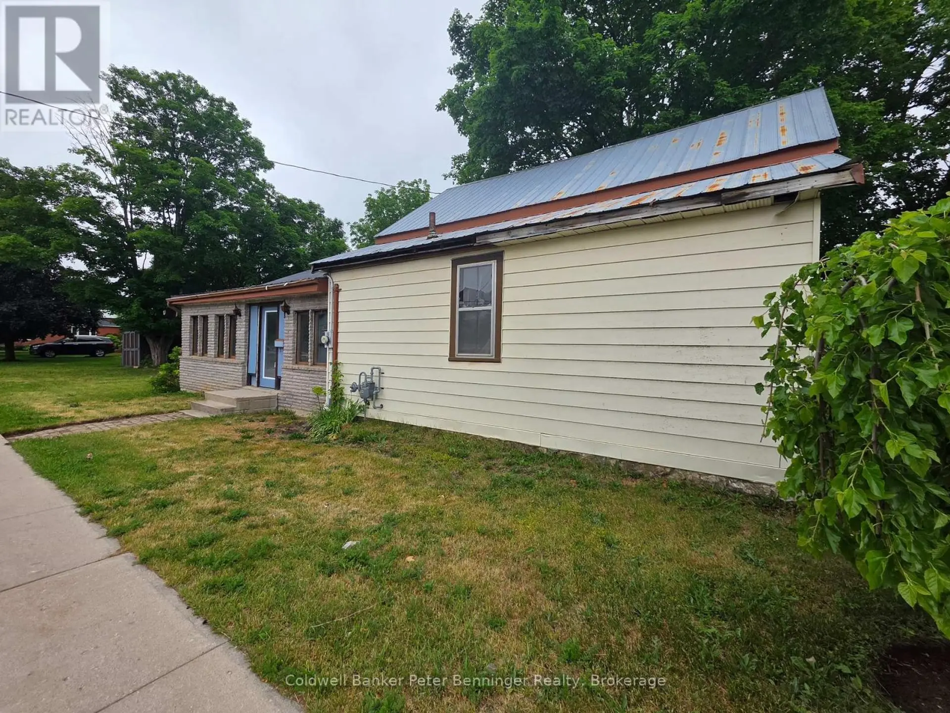 21 PETER STREET S - Image 3