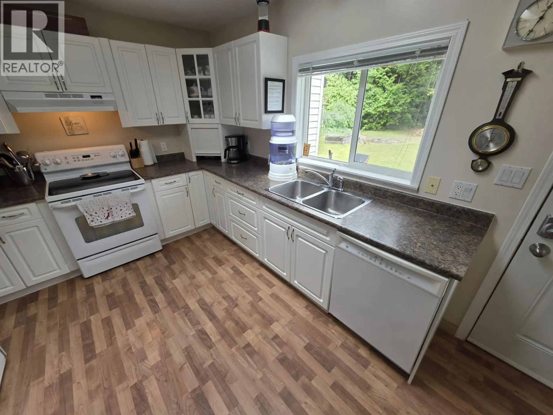 4932 GRAHAM AVENUE - Image 4