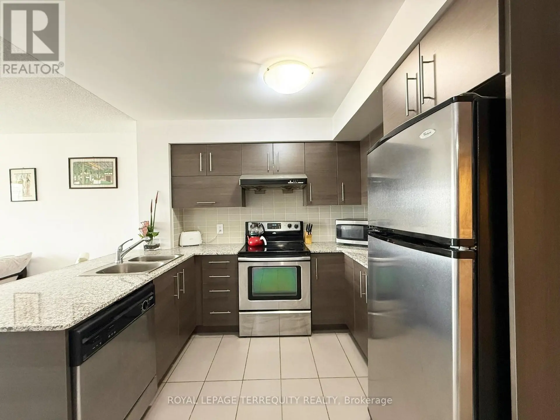 #709 253 SOUTH PARK ROAD - Image 6
