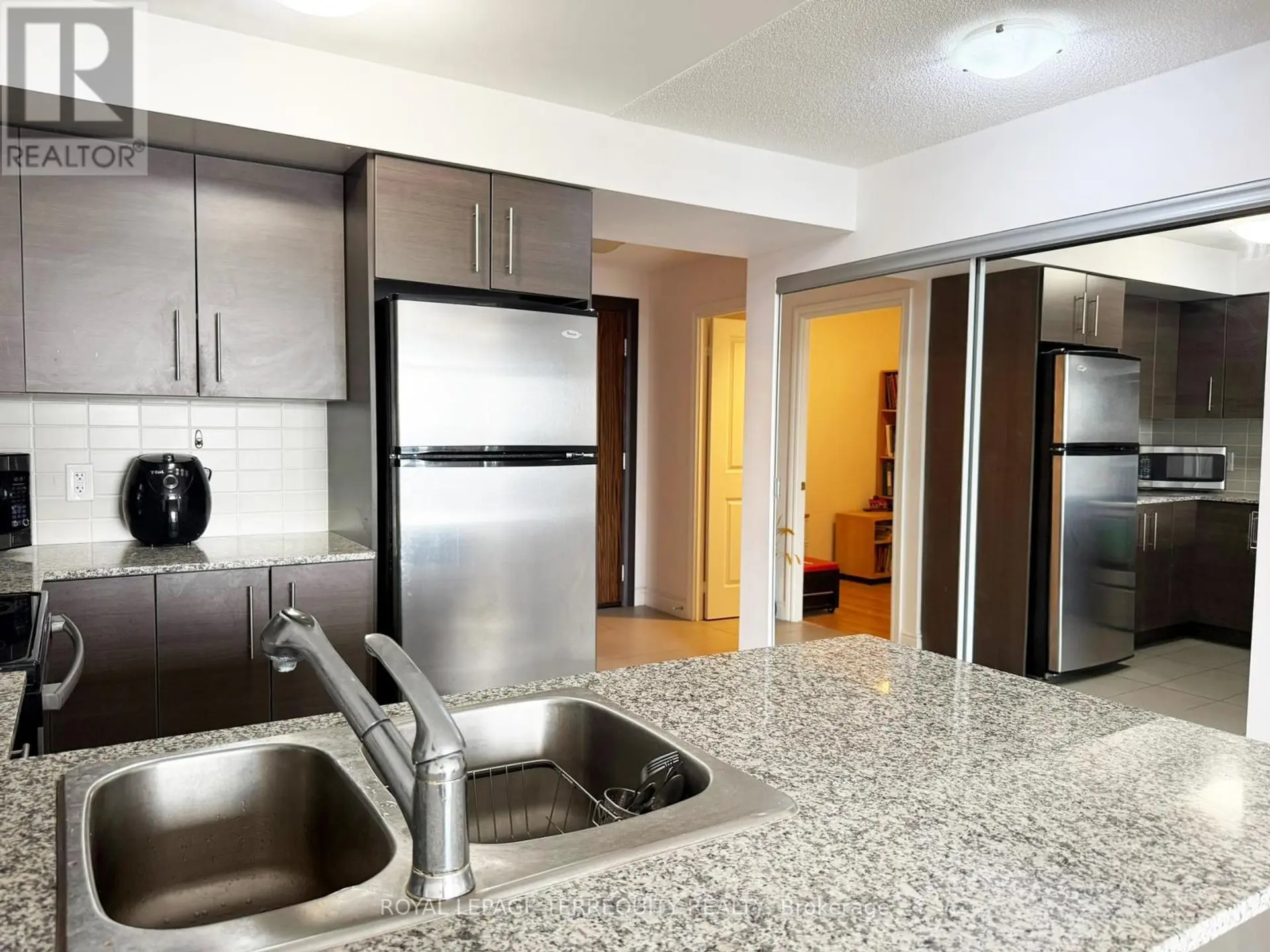 #709 253 SOUTH PARK ROAD - Image 9