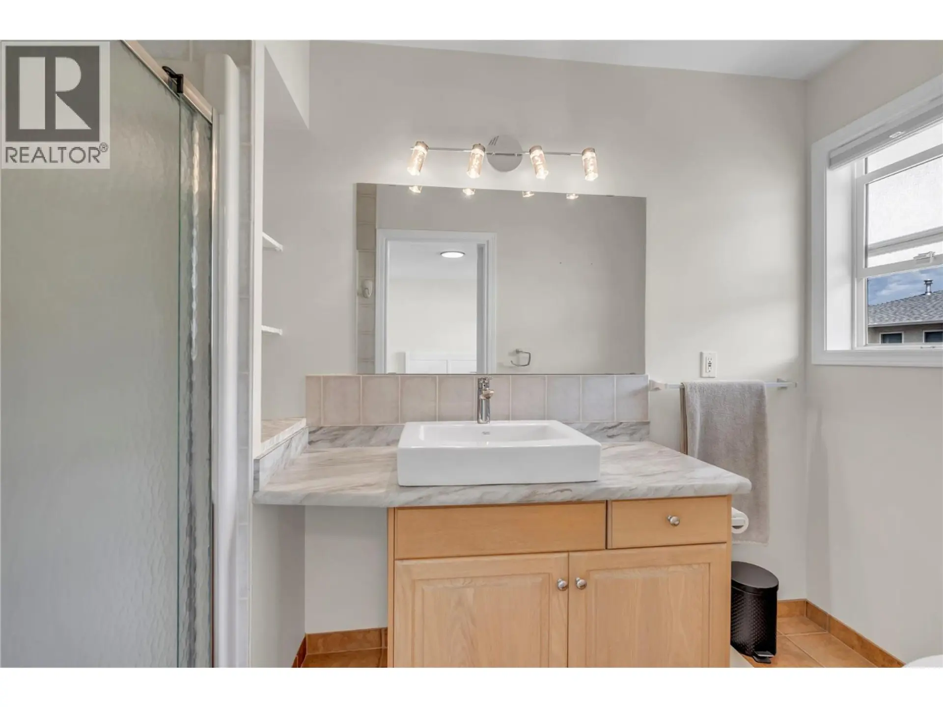 #103 166 Green Avenue W - Image 12