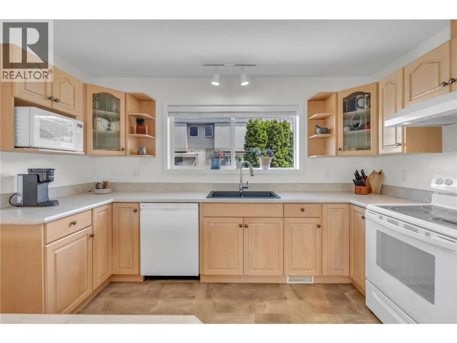 #103 166 Green Avenue W - Image 2