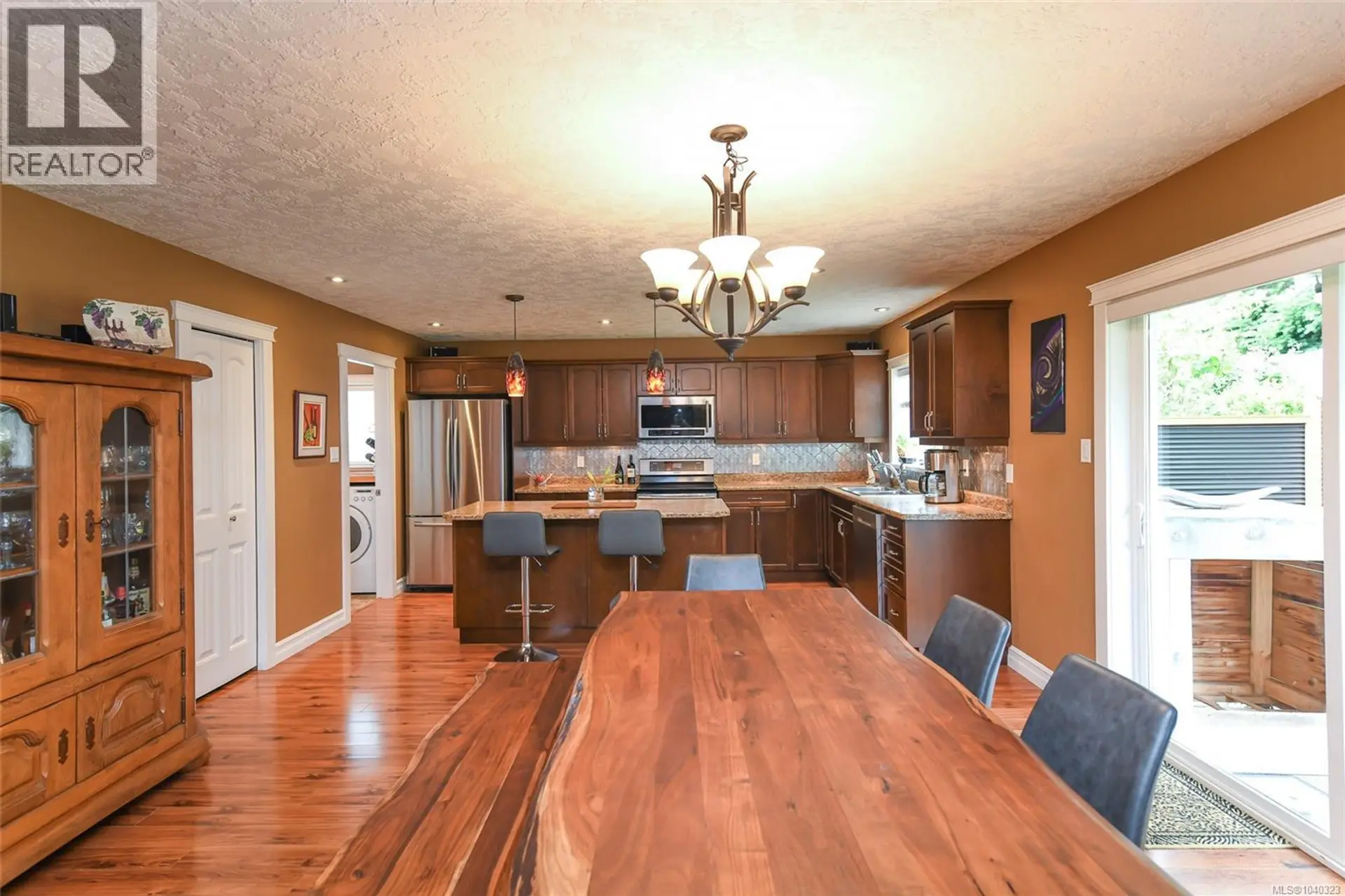2452 Avro Arrow Dr - Image 8