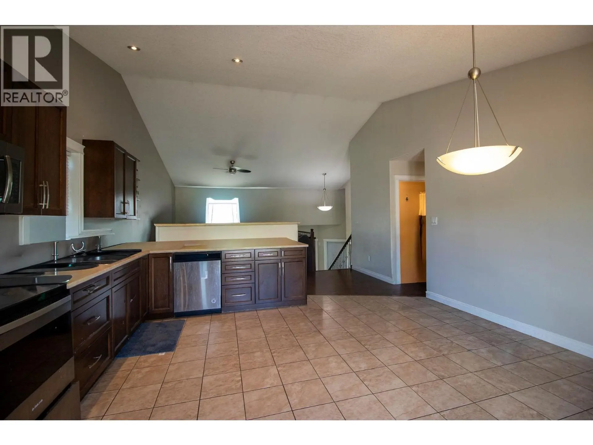 9704 118 AVENUE - Image 7