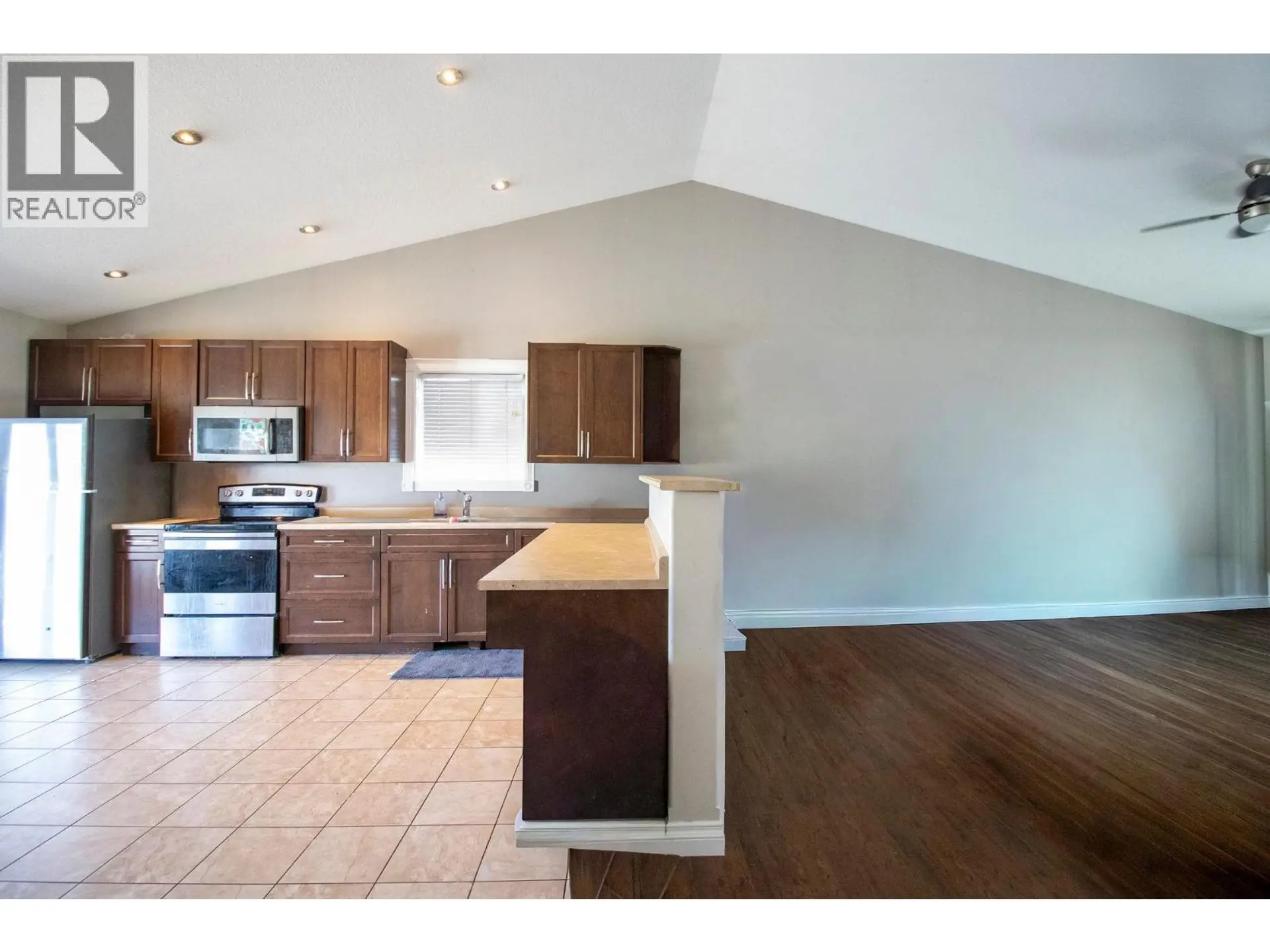 9704 118 AVENUE - Image 5