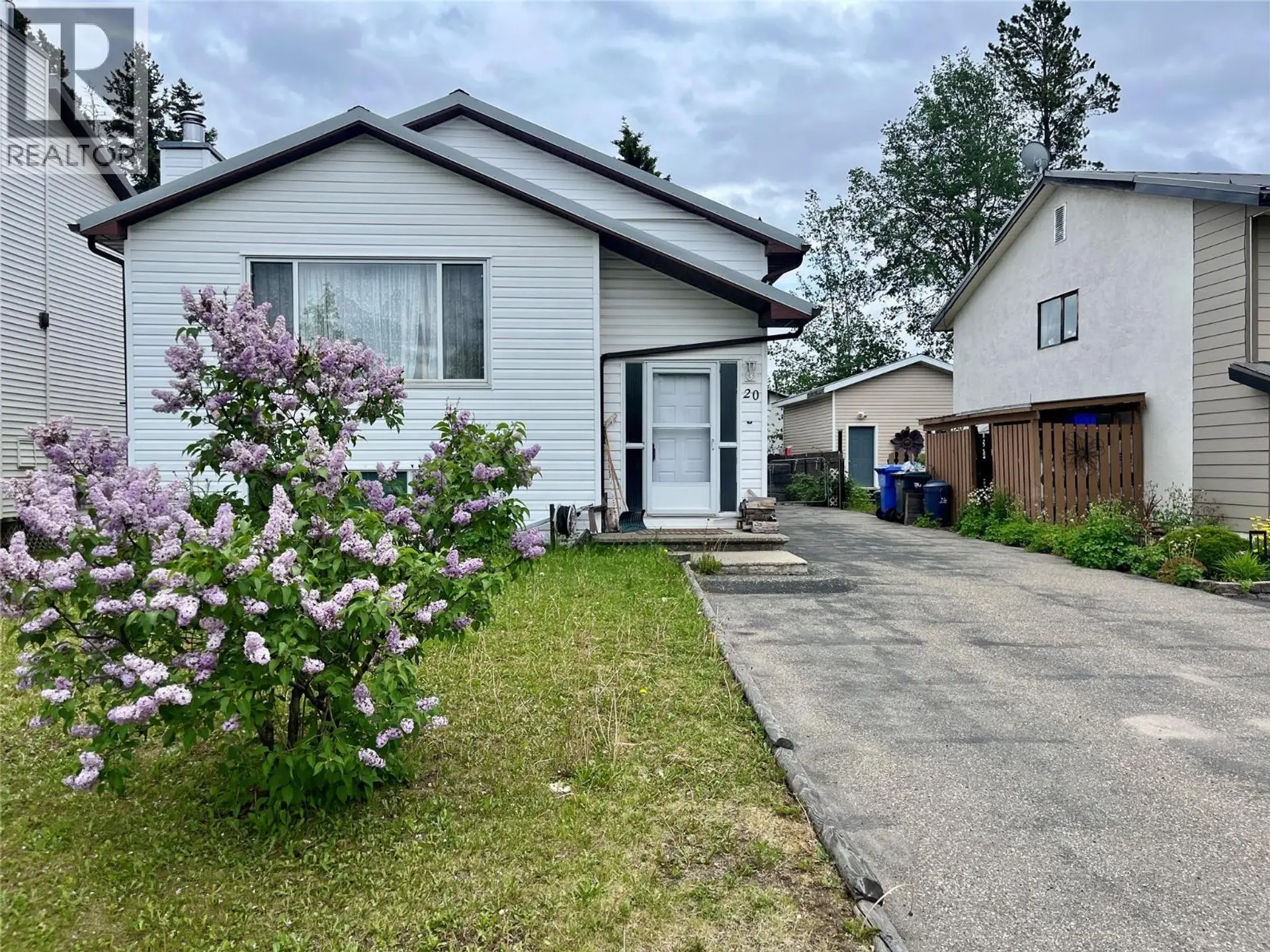 20 Dawson Place - Image 1