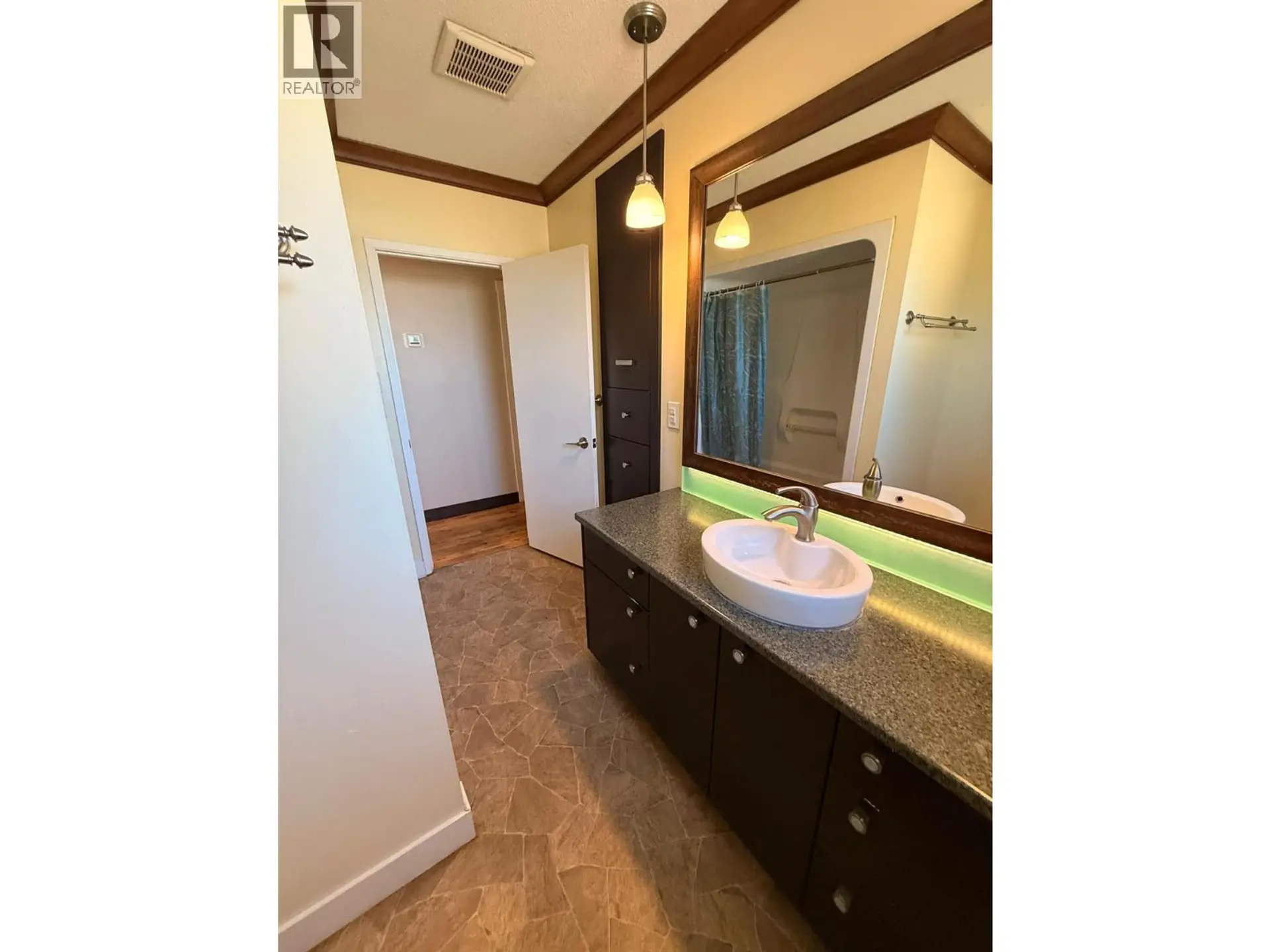 460 Mugford Road - Image 13