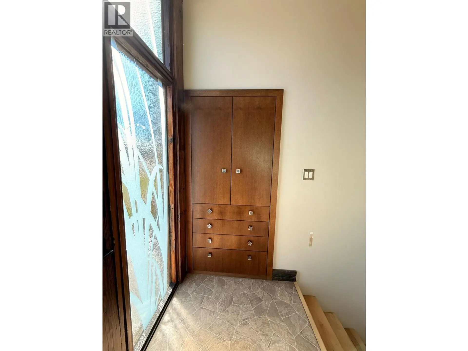 460 Mugford Road - Image 4