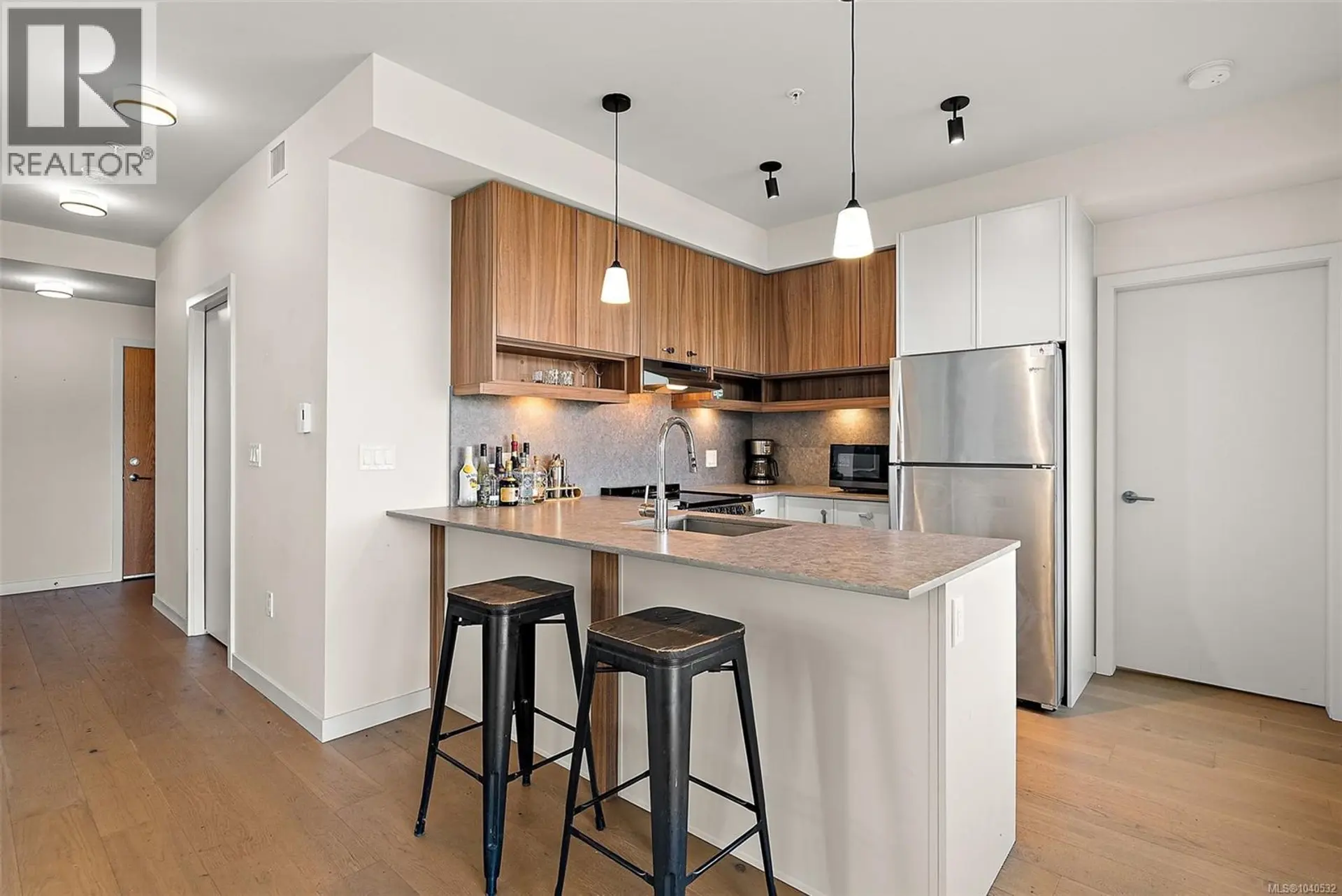 #412 629 Speed Ave - Image 8