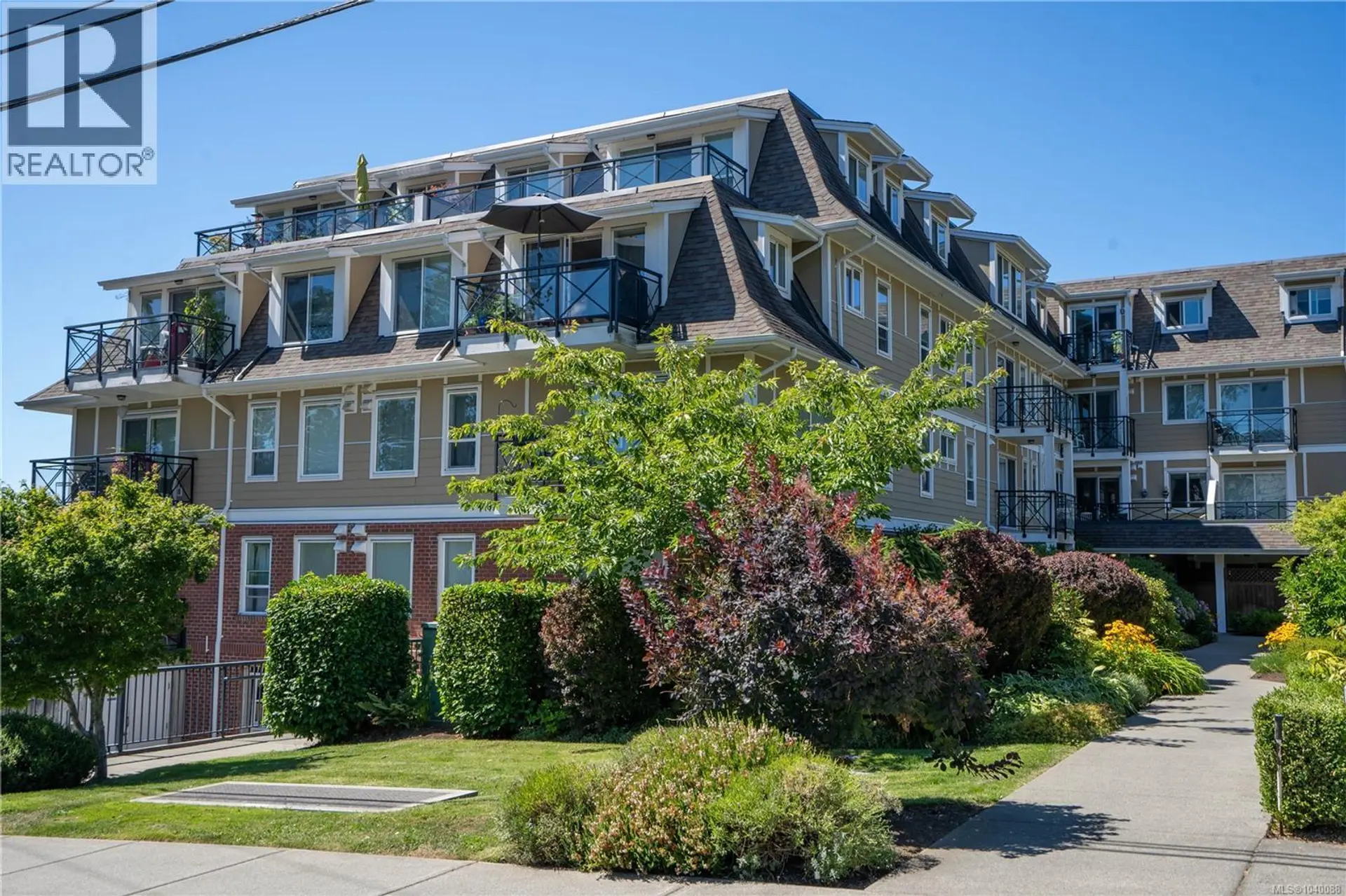 #204 4536 Viewmont Ave - Image 1