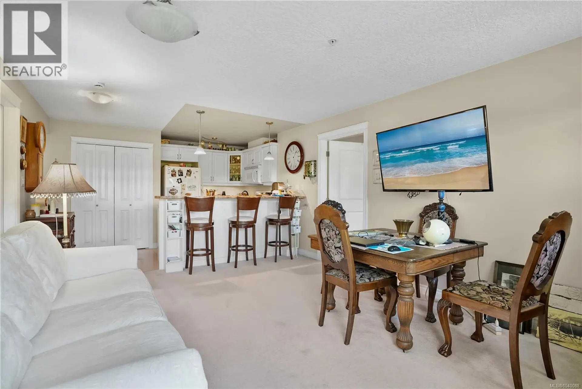 #204 4536 Viewmont Ave - Image 10