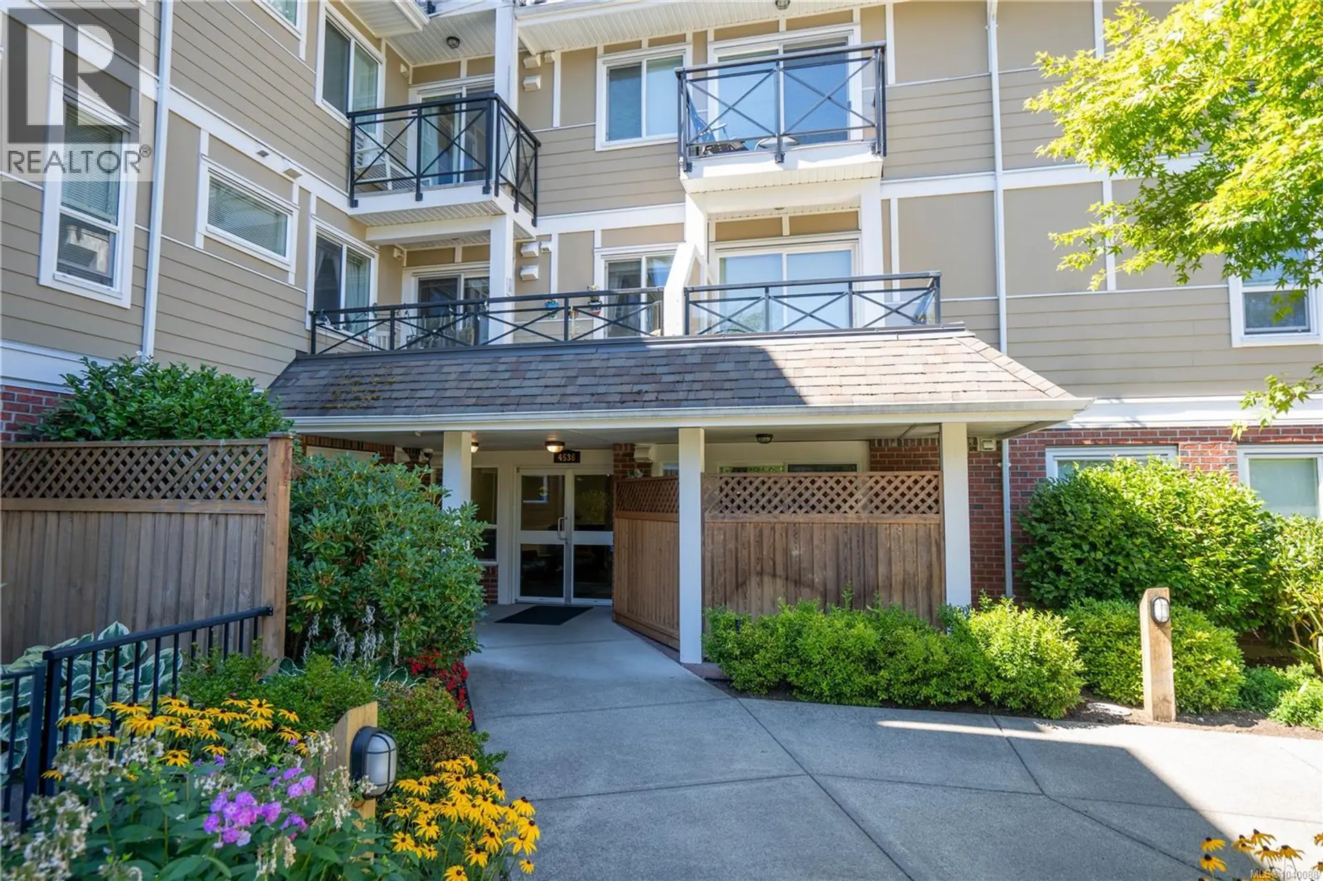 #204 4536 Viewmont Ave - Image 2