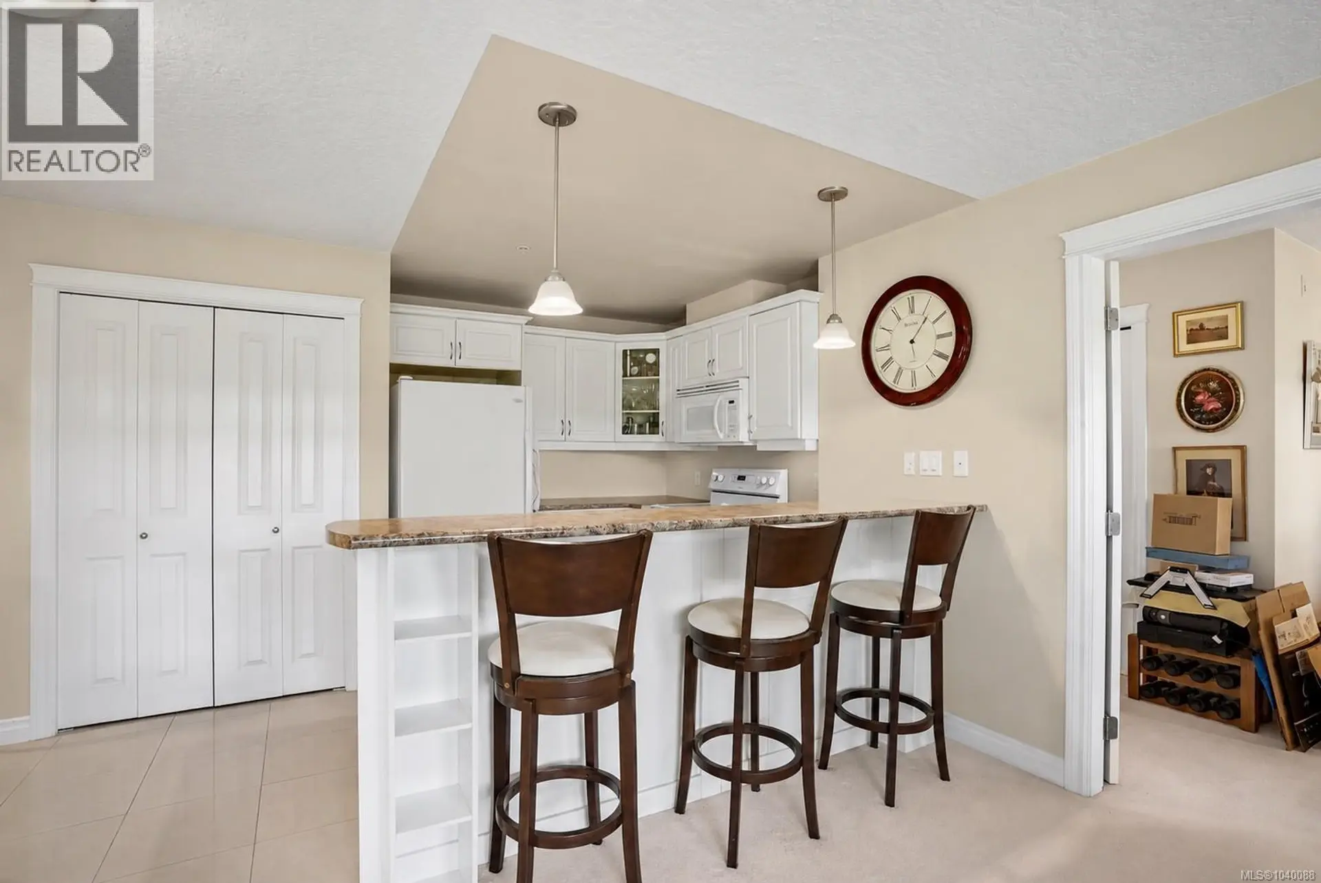 #204 4536 Viewmont Ave - Image 6