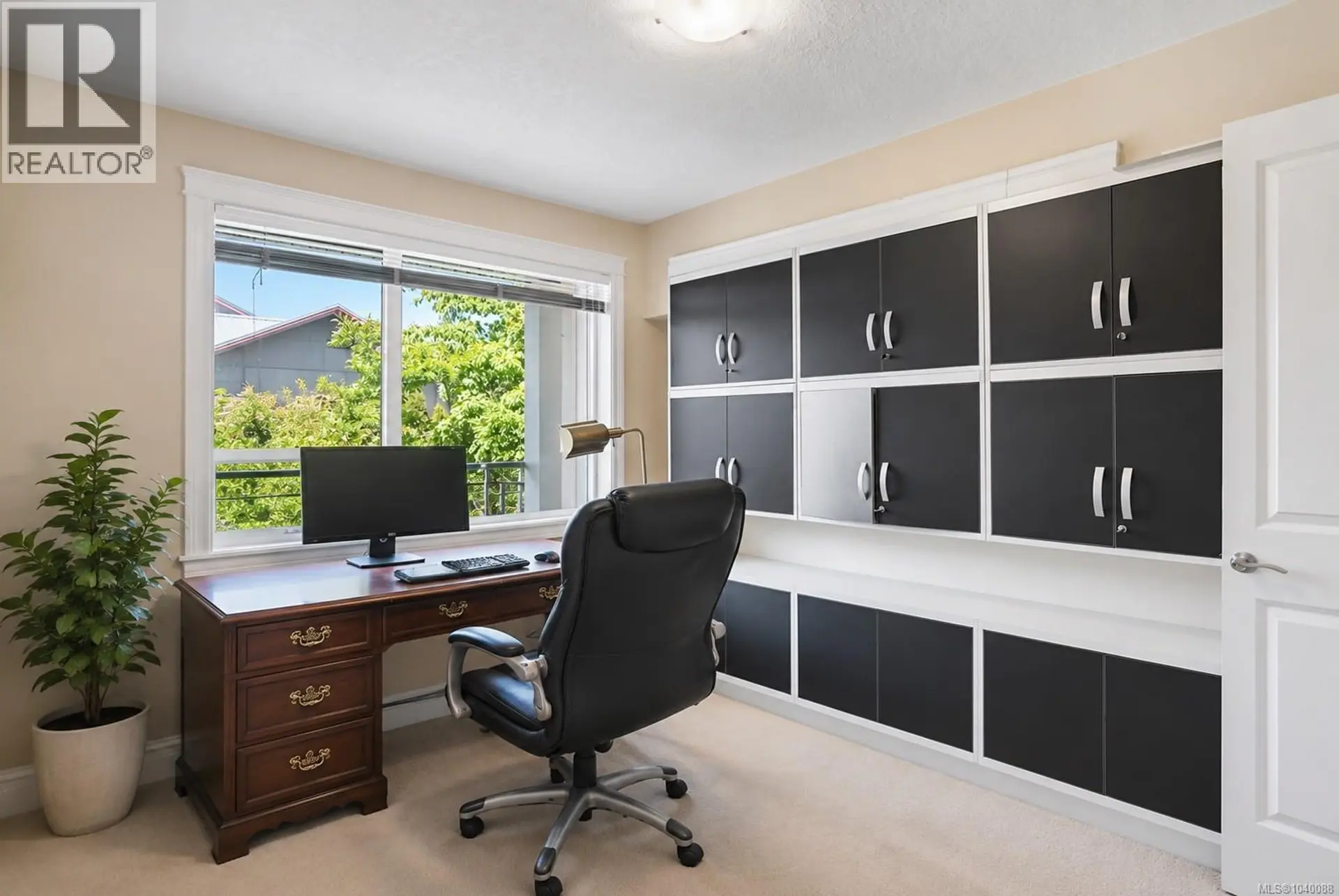#204 4536 Viewmont Ave - Image 8
