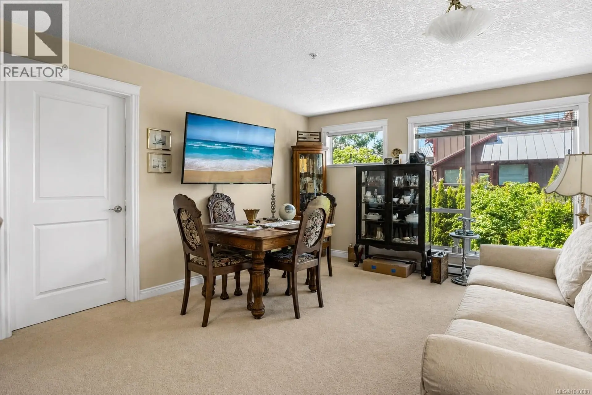 #204 4536 Viewmont Ave - Image 9