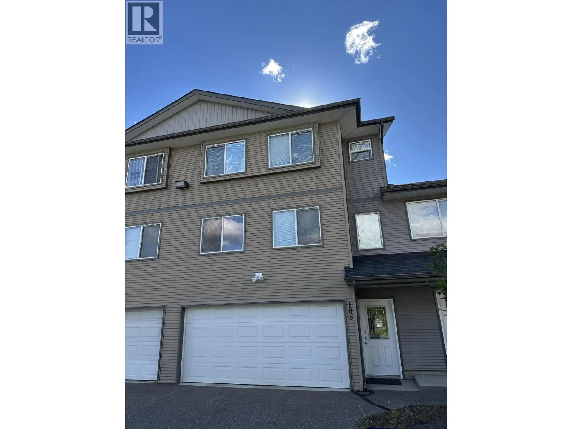#105 4404 5TH AVENUE - Image 2