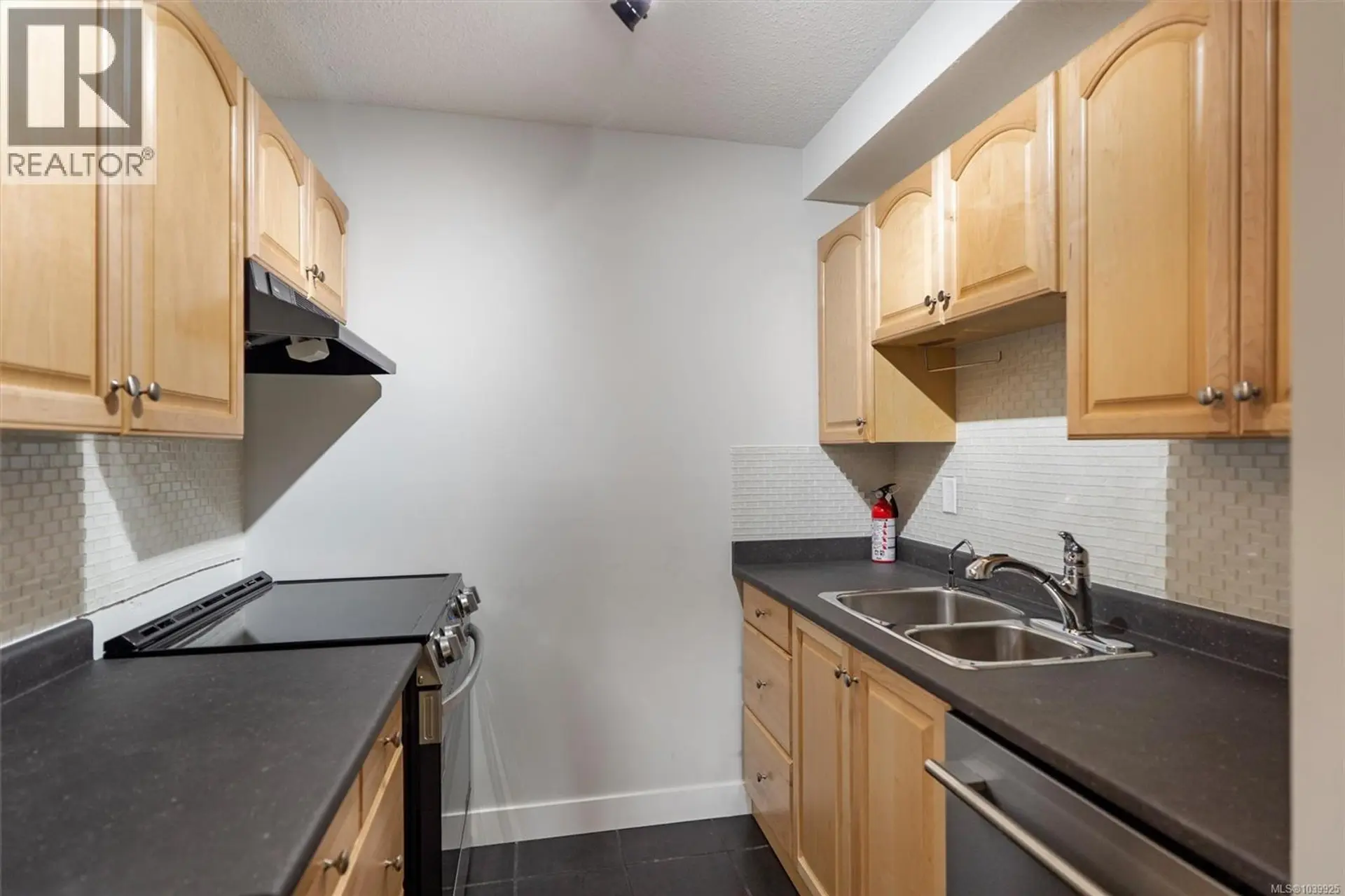 #111 1005 McKenzie Ave - Image 6