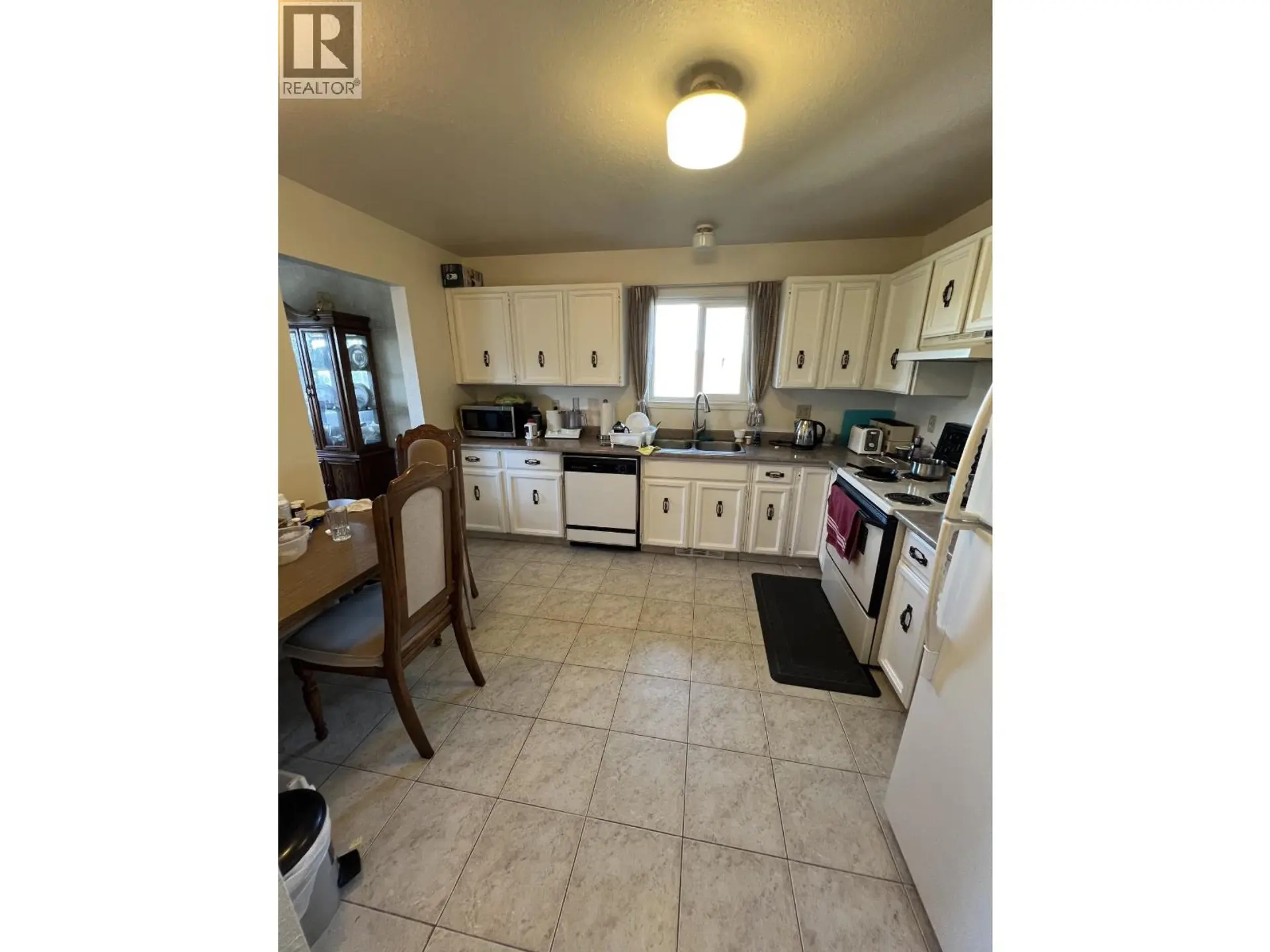 713 AYR PLACE - Image 4