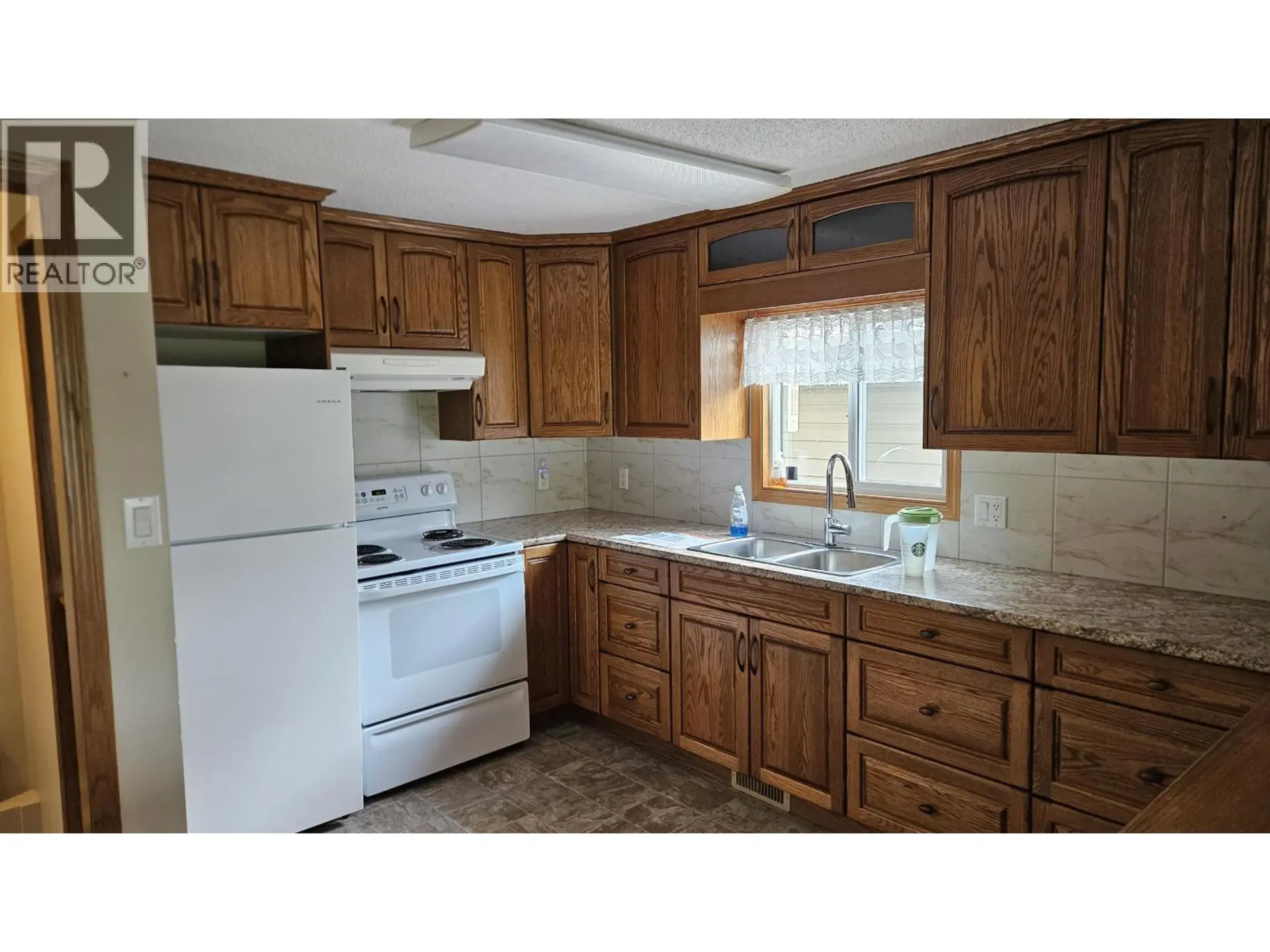 9204 99 AVENUE - Image 2