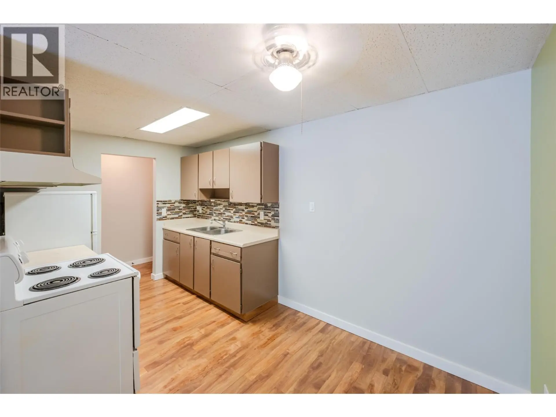 #211 1410 Penticton Avenue - Image 4