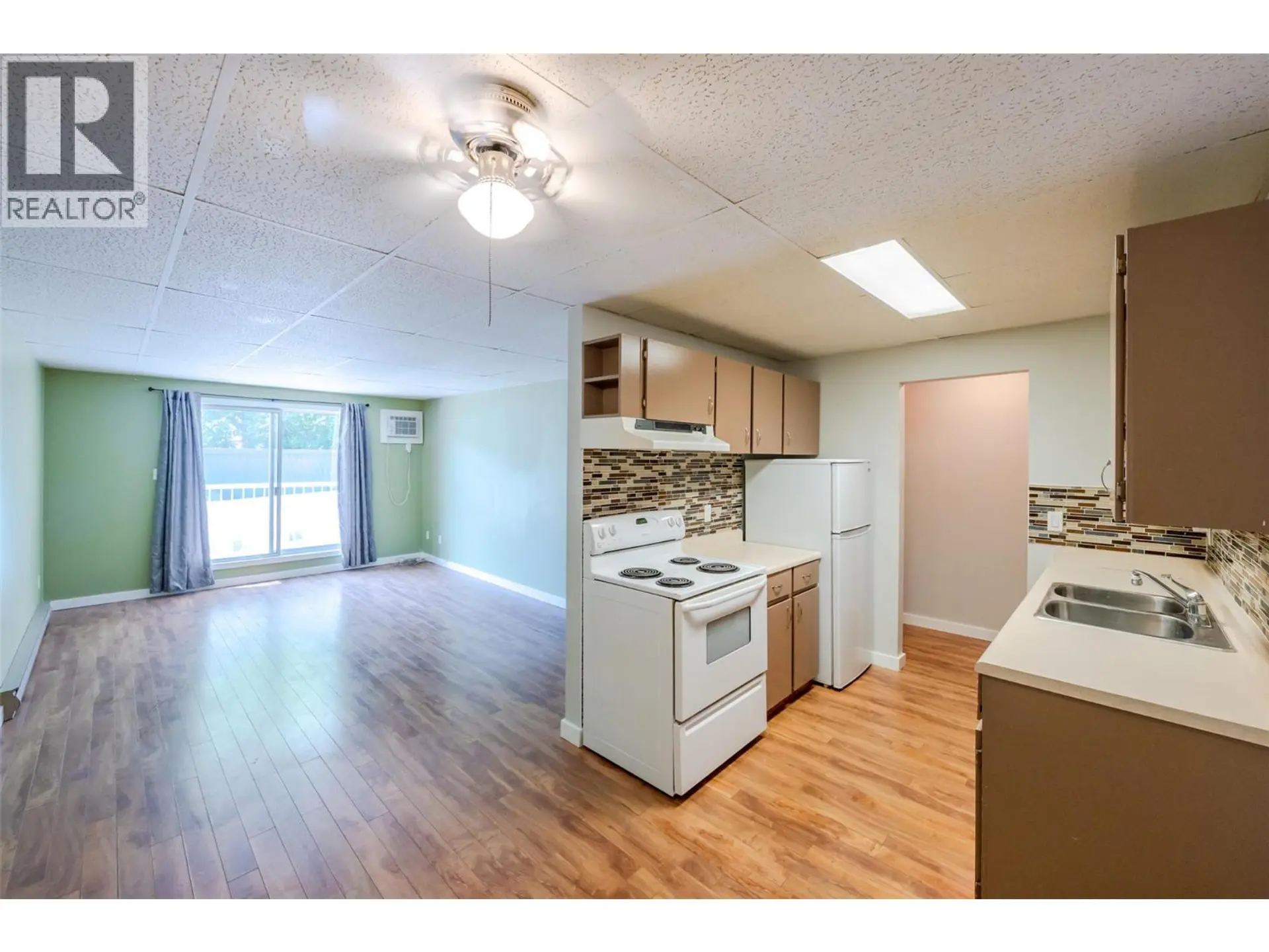 #211 1410 Penticton Avenue - Image 2
