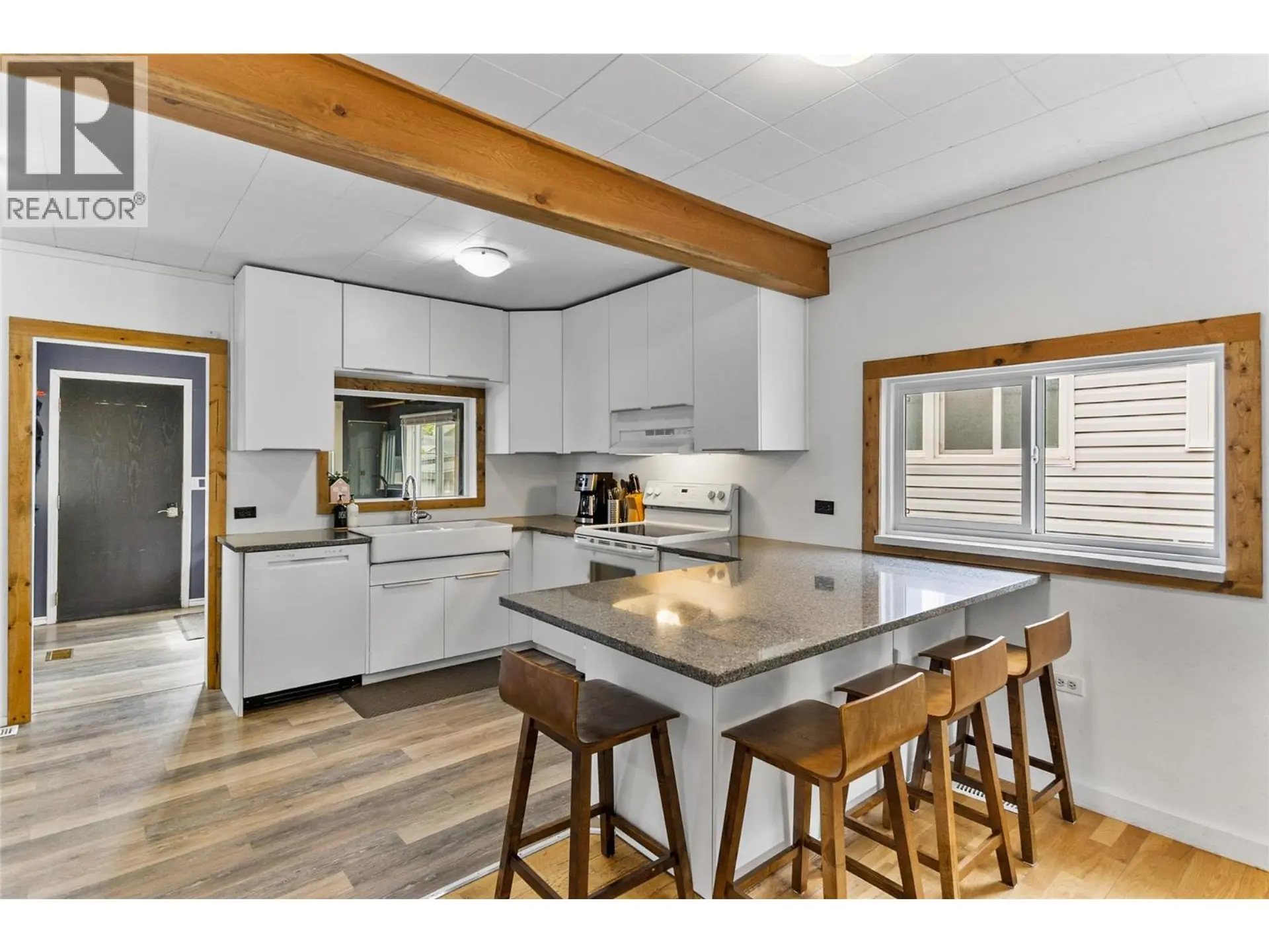 805 Victoria Road - Image 5