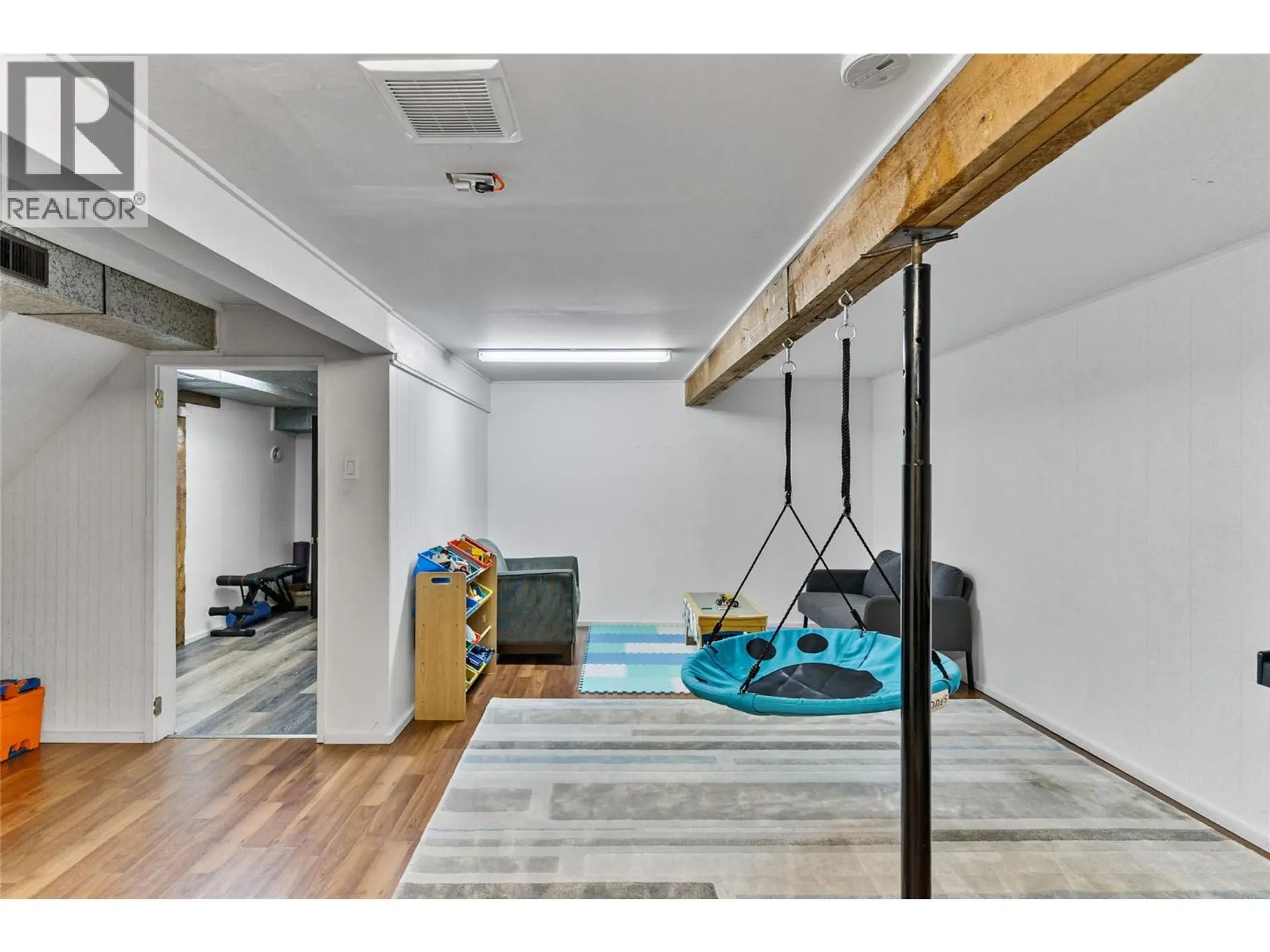 805 Victoria Road - Image 18
