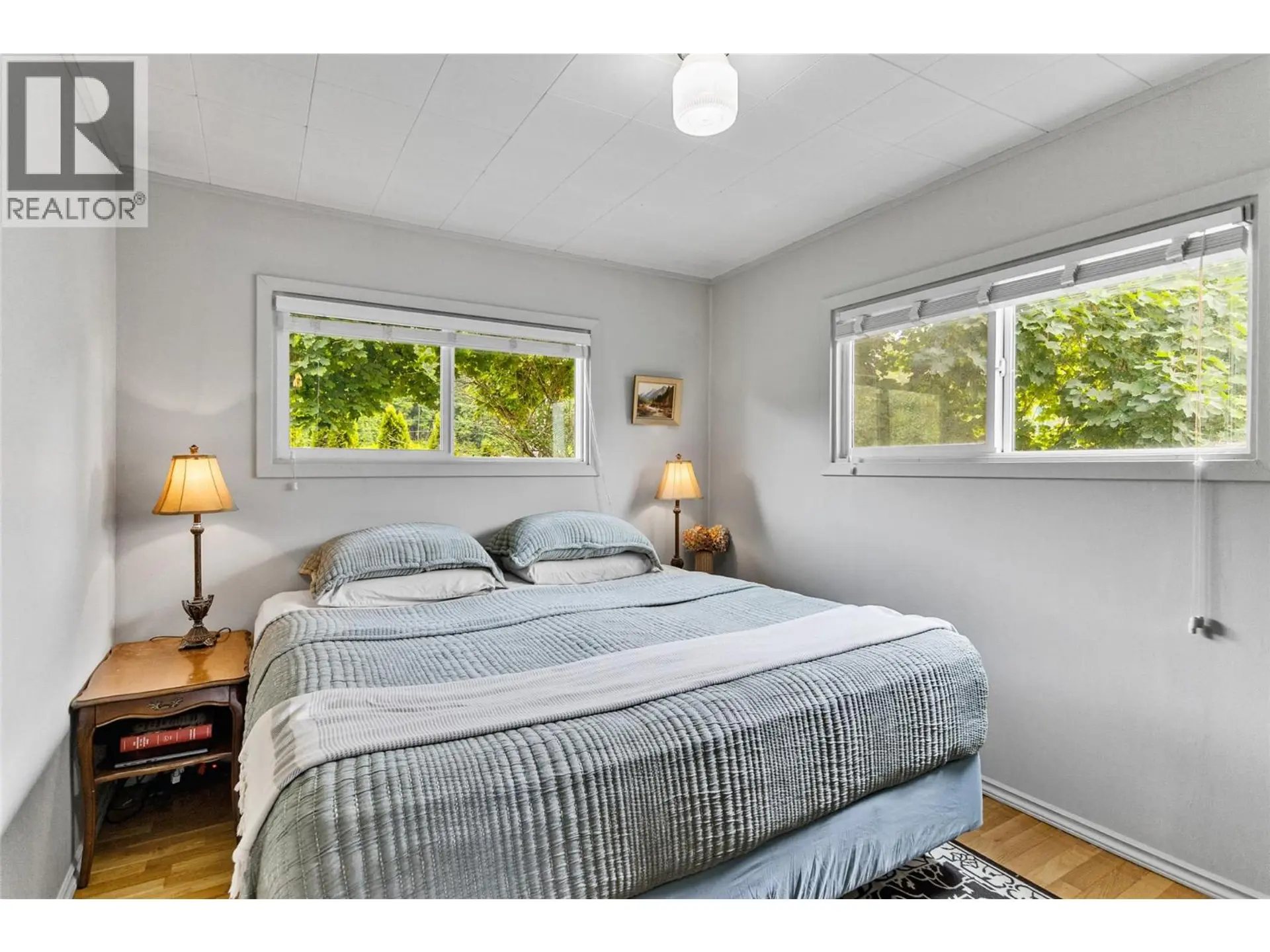 805 Victoria Road - Image 13