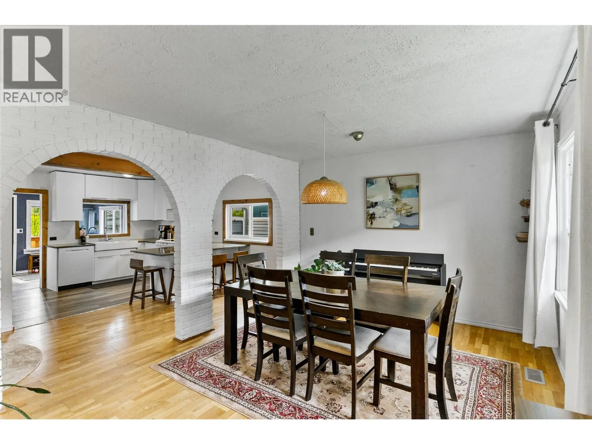 805 Victoria Road - Image 8