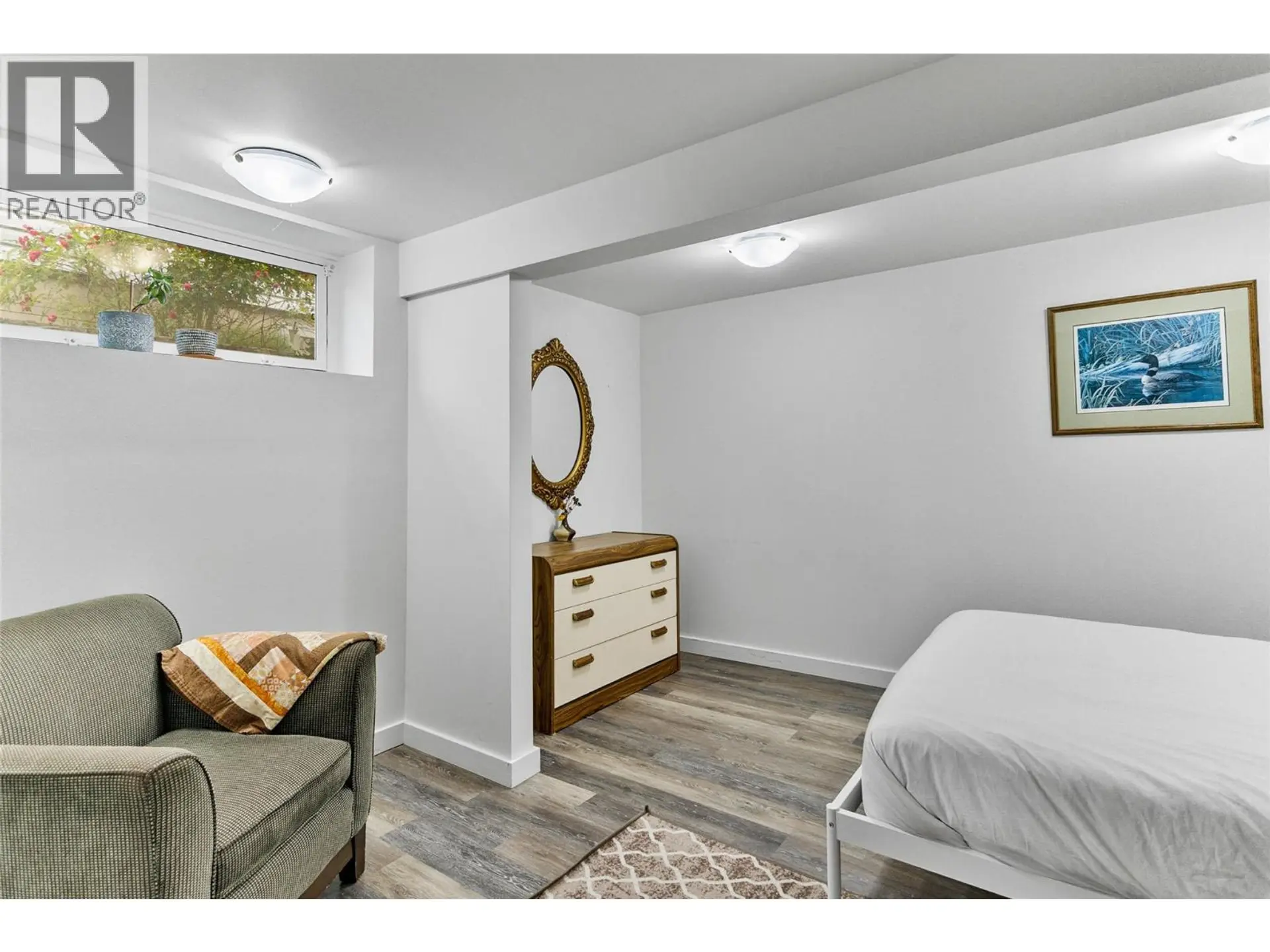 805 Victoria Road - Image 16