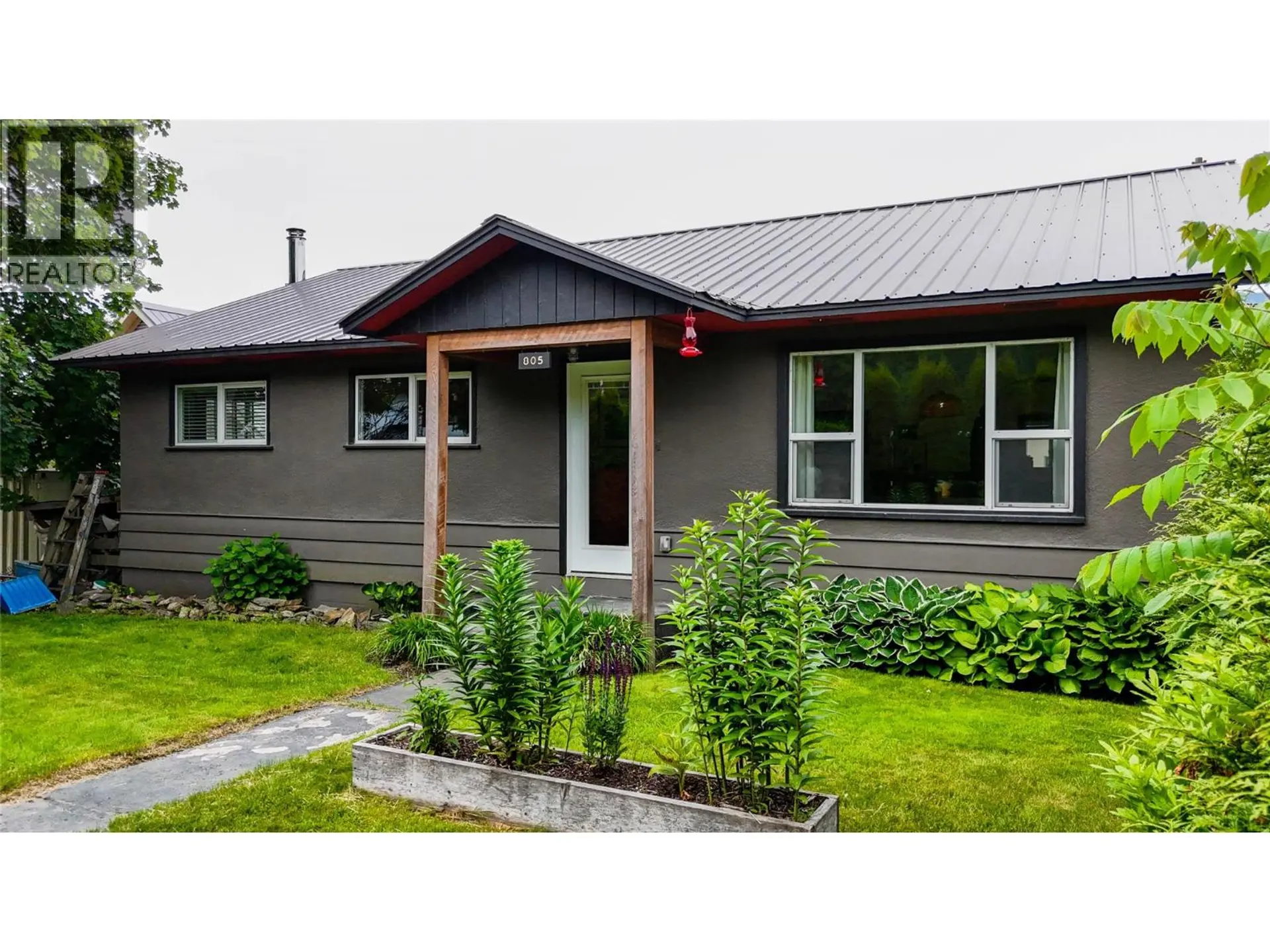 805 Victoria Road - Image 1
