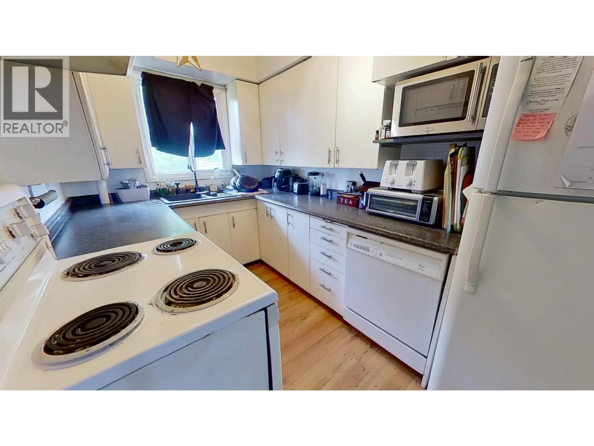 8408 94 AVENUE - Image 8