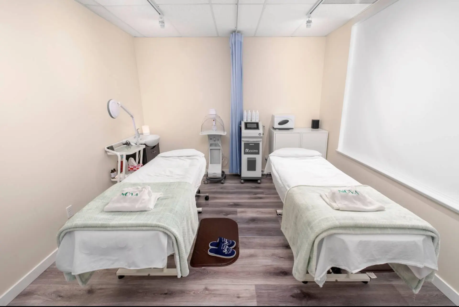 Property at #700 4400 HAZELBRIDGE WAY, Richmond, BC