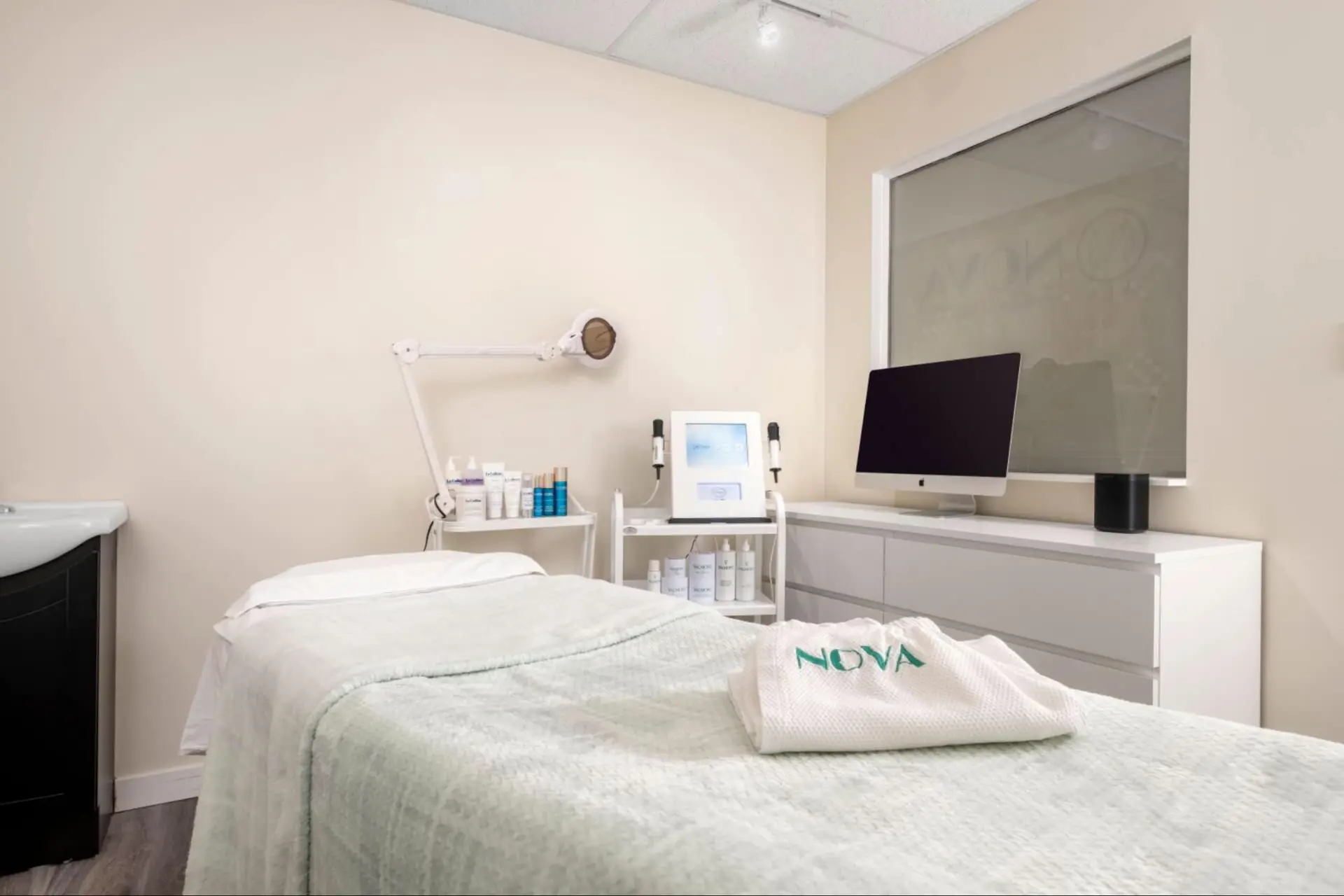 Property at #700 4400 HAZELBRIDGE WAY, Richmond, BC