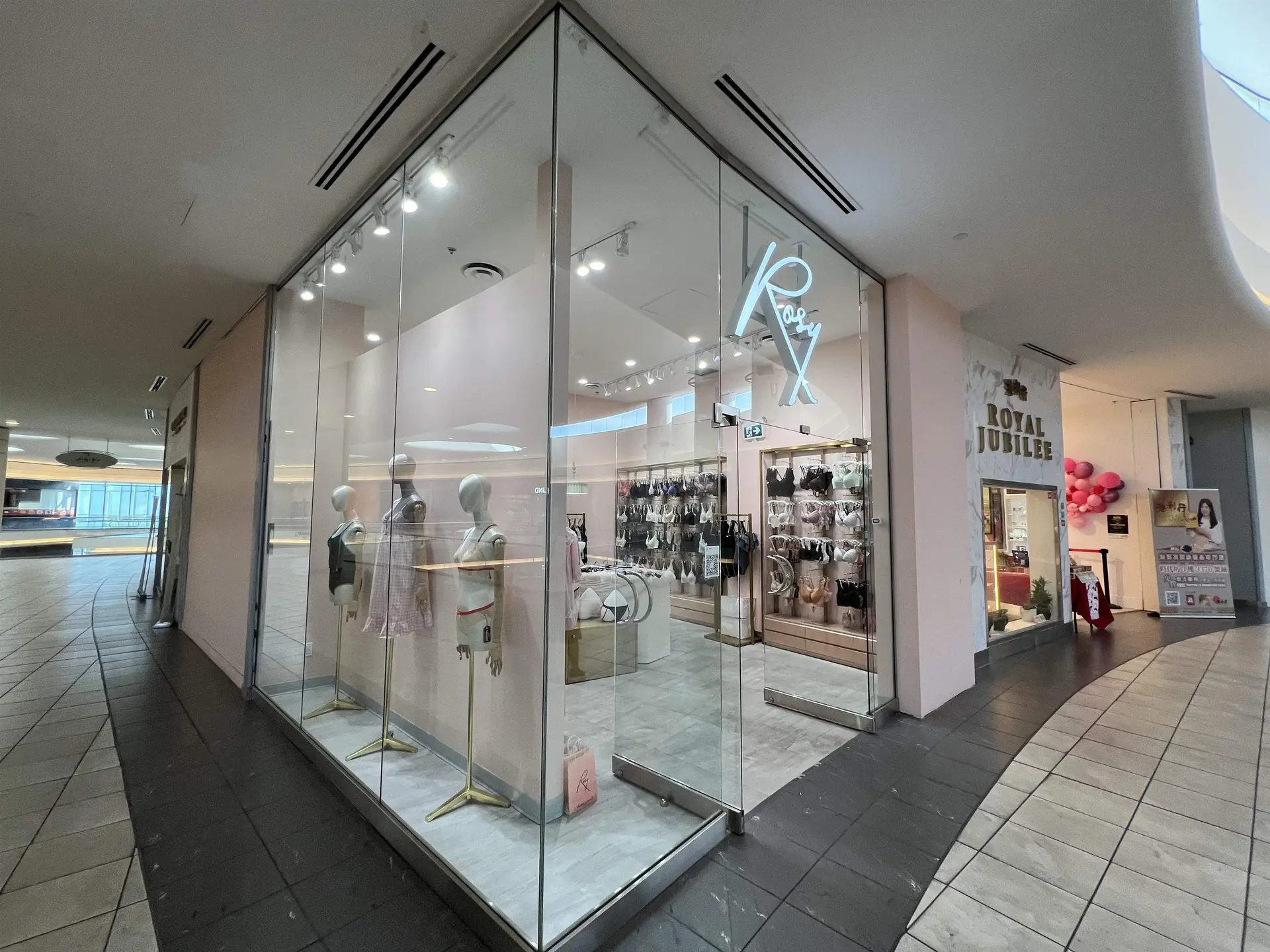 Property at #3380 4151 HAZELBRIDGE WAY, Richmond, BC