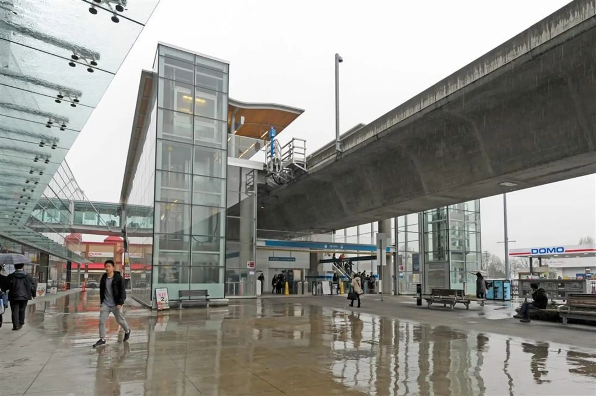 Property at #2010 4000 NO. 3 ROAD, Richmond, BC