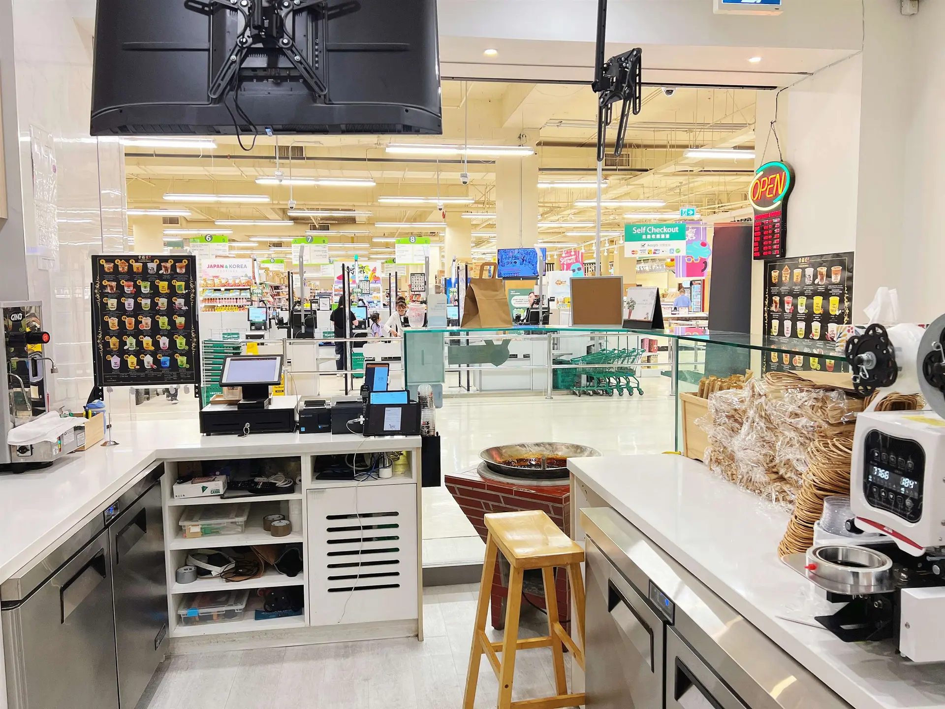 Property at #5 3000-10153 KING GEORGE BOULEVARD, Surrey, BC