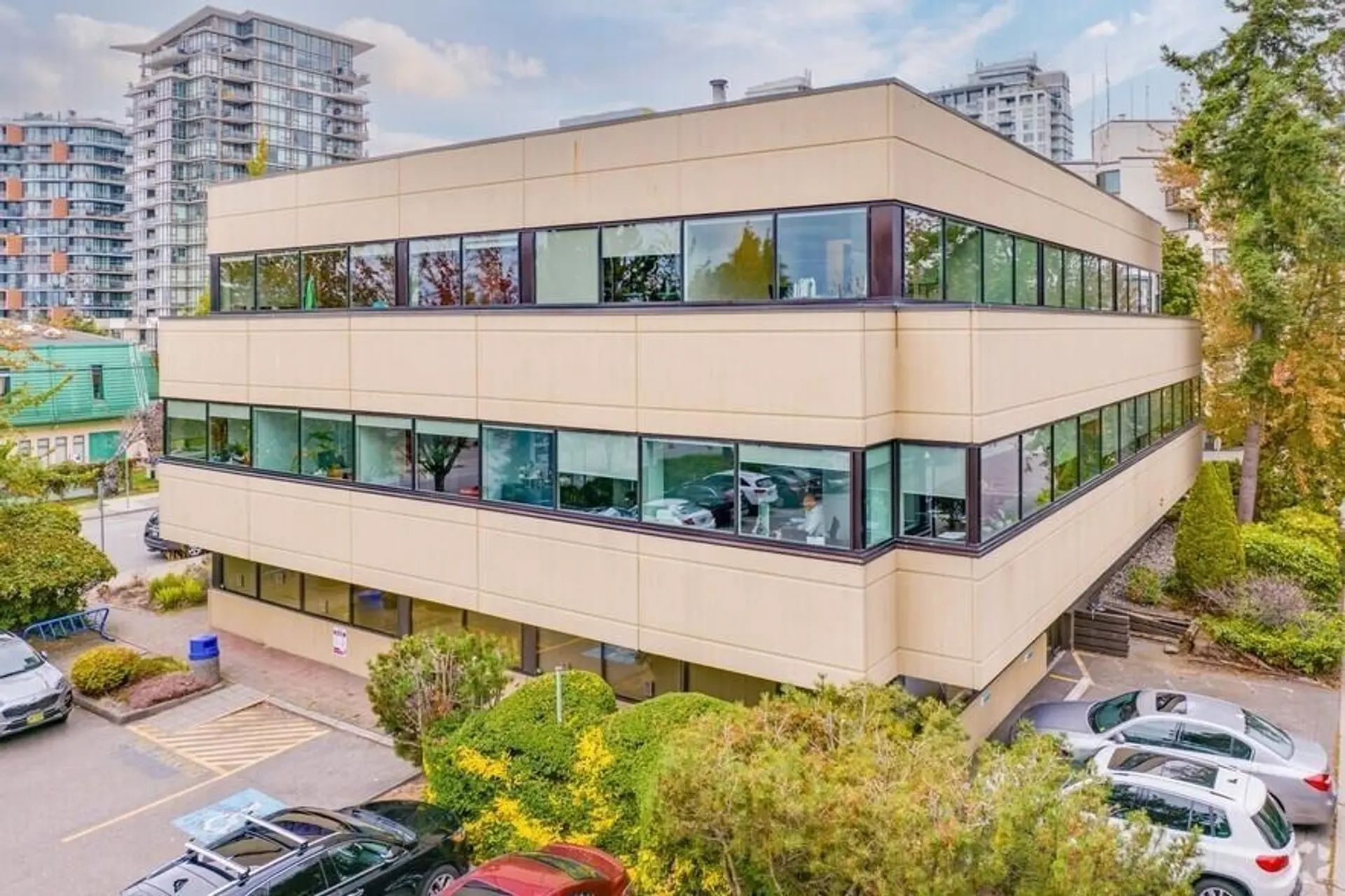 Property at 15261 RUSSELL AVENUE, White Rock, BC