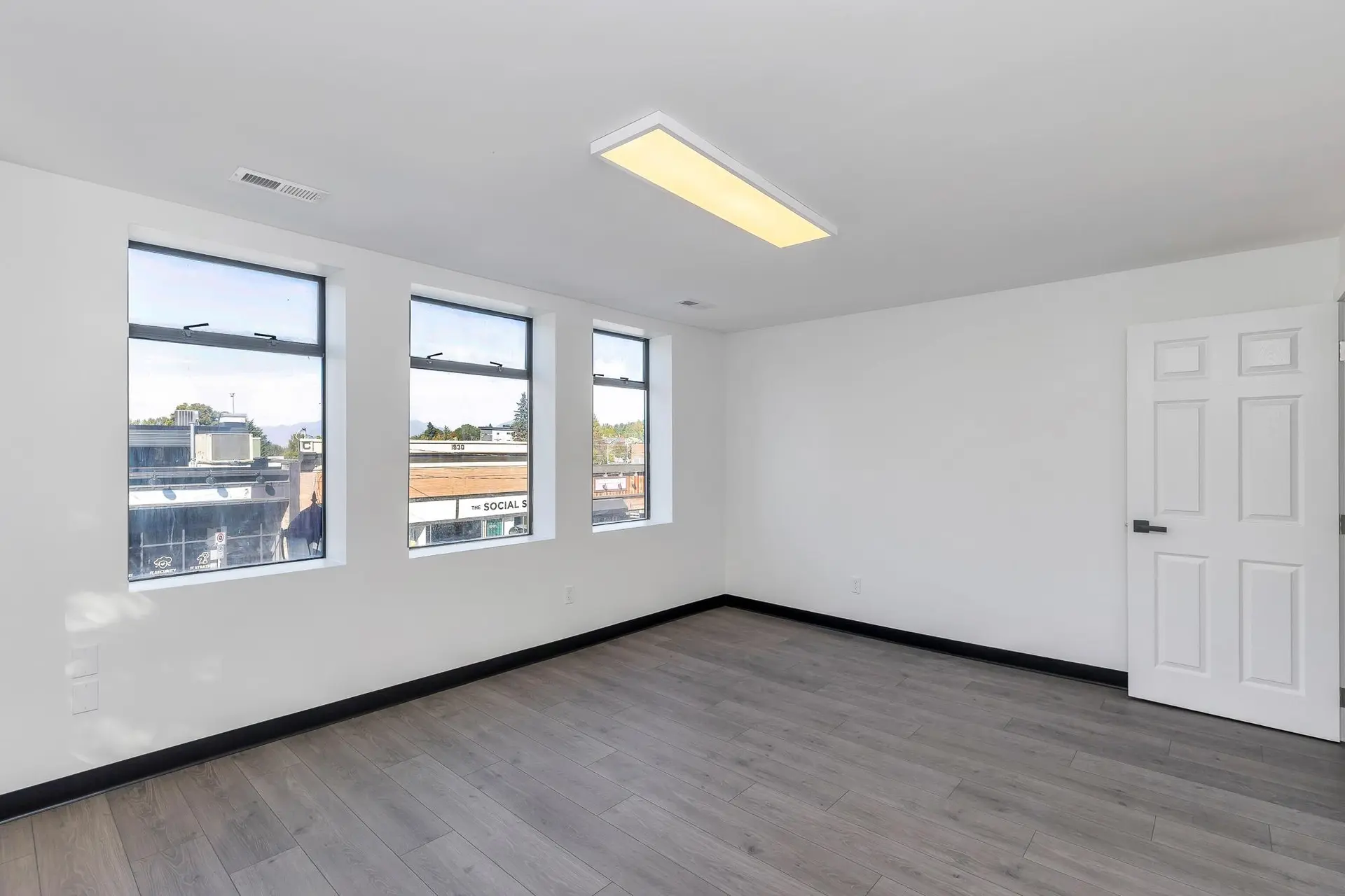 Property at #200 2568 MONTROSE AVENUE, Abbotsford, BC