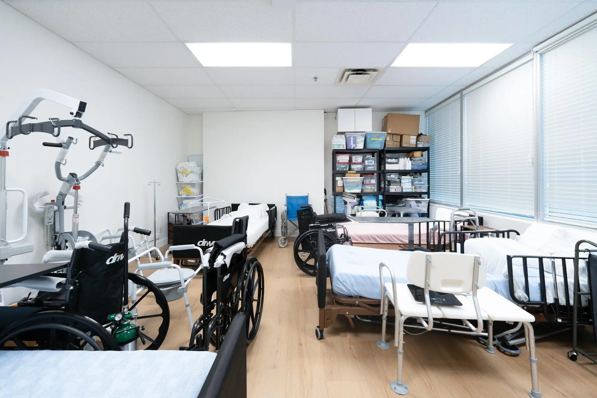 Property at #306-310 4538 KINGSWAY, Burnaby, BC